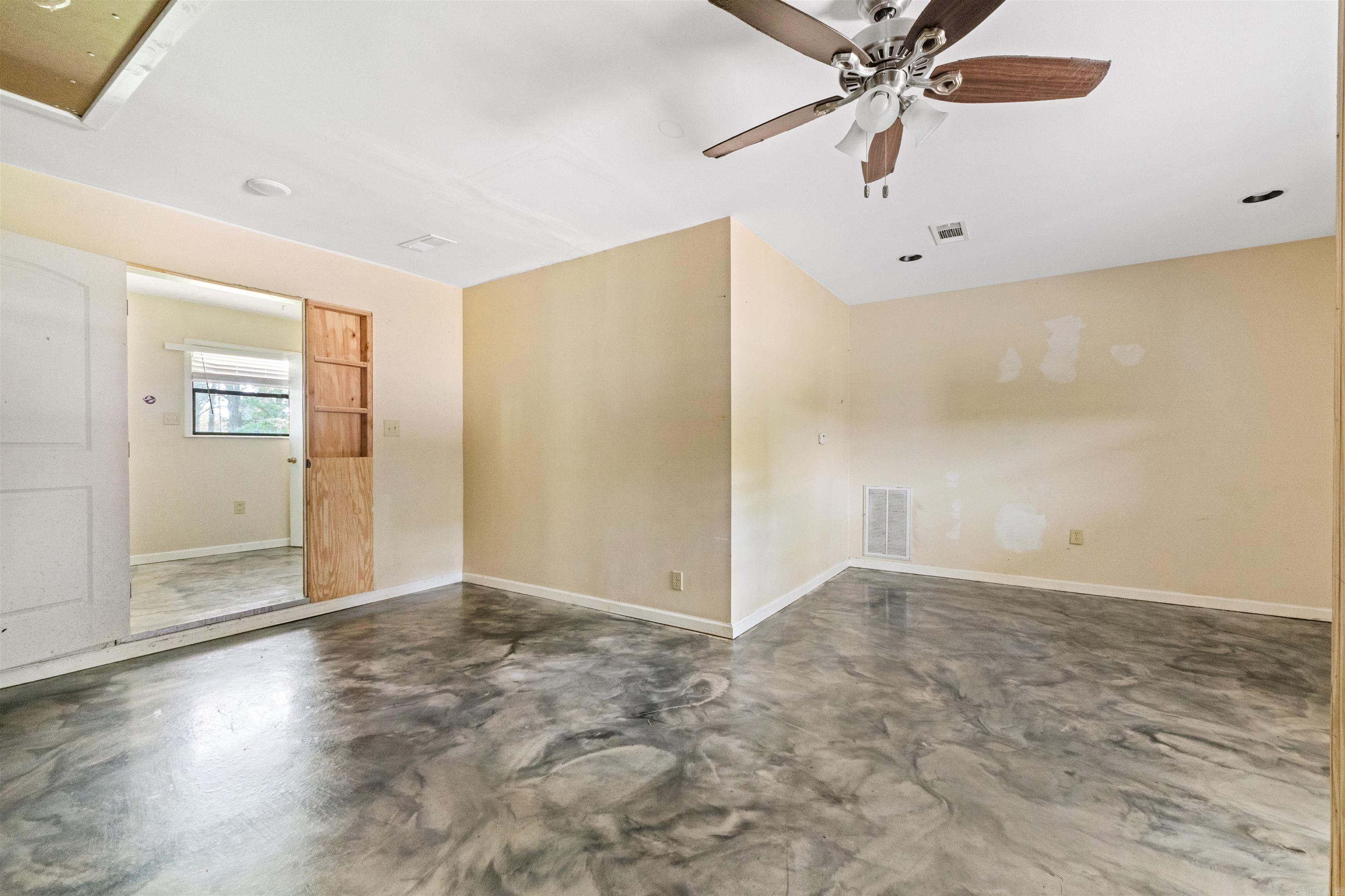 1925 W Lakeview Drive Property Photo 13