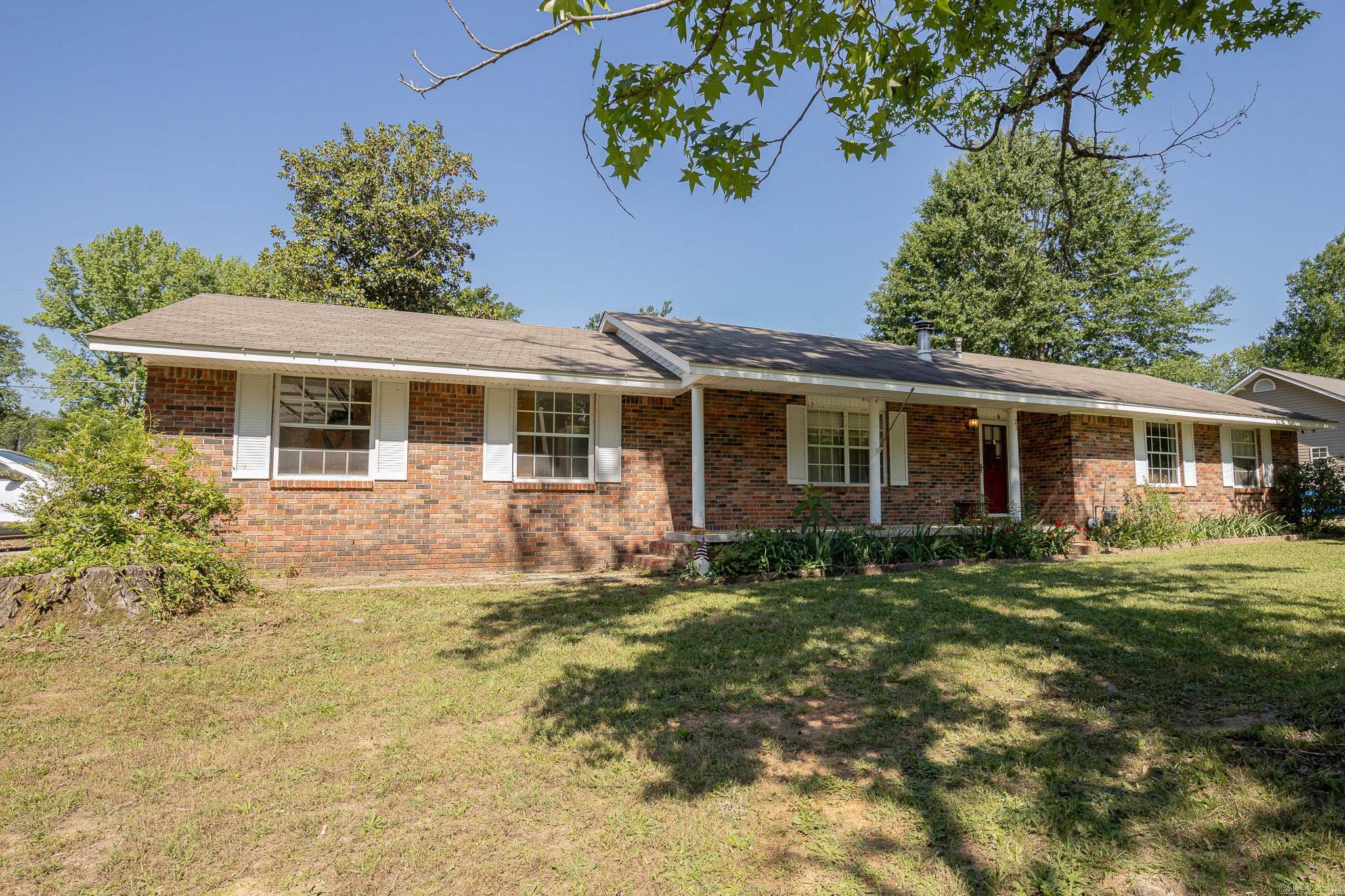 21 Elaine Property Photo 1