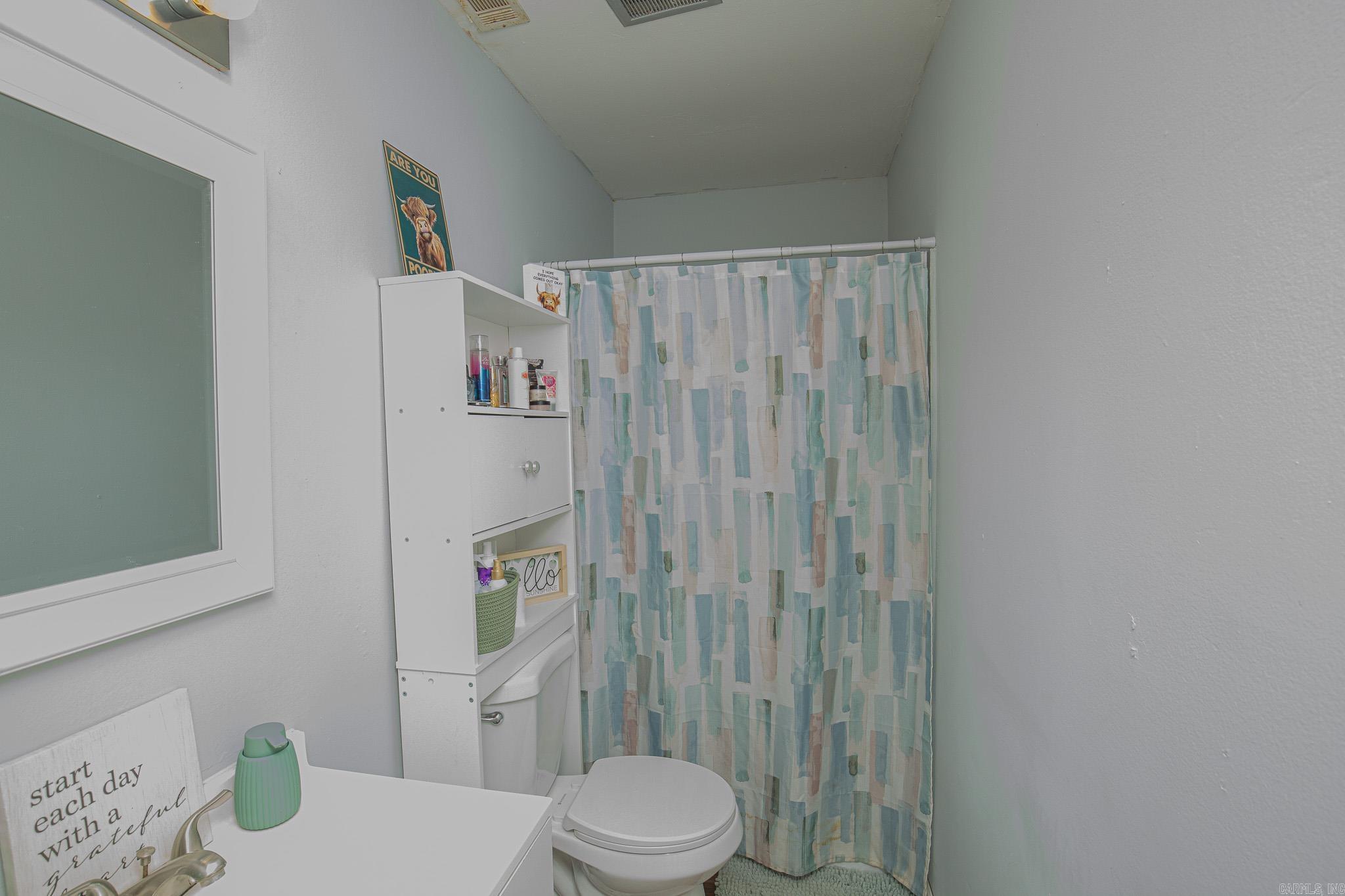 21 Elaine Property Photo 13