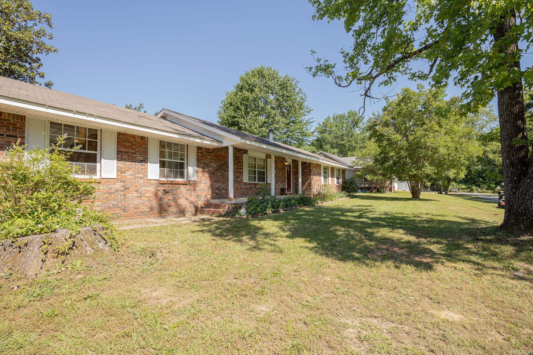 21 Elaine Property Photo 21