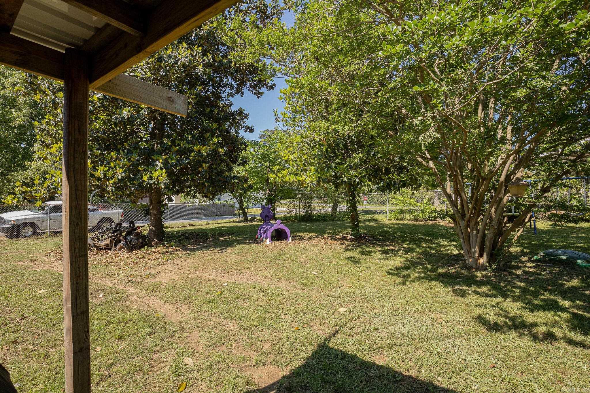 21 Elaine Property Photo 24