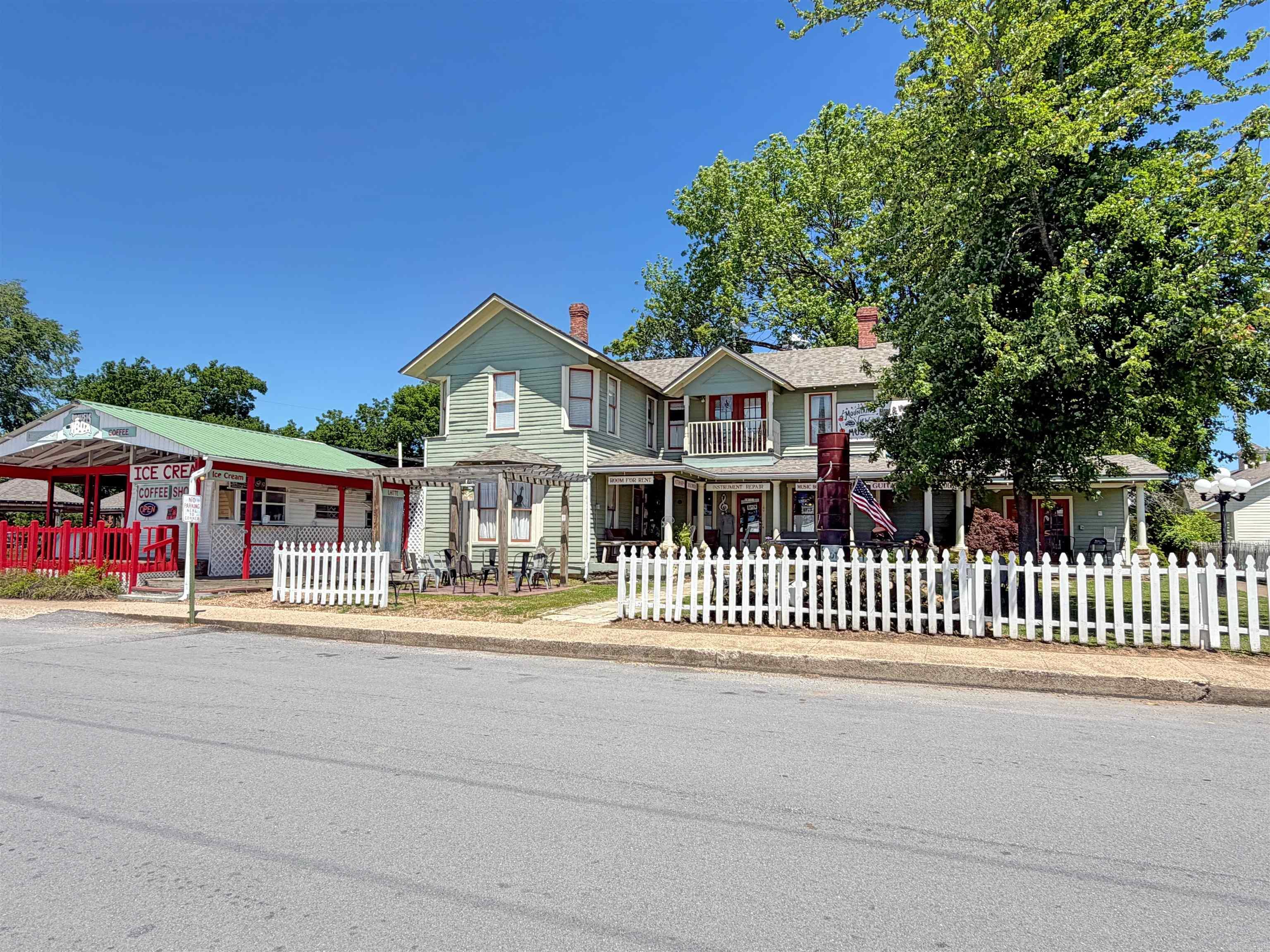 123 W. Washington St. Property Photo 2