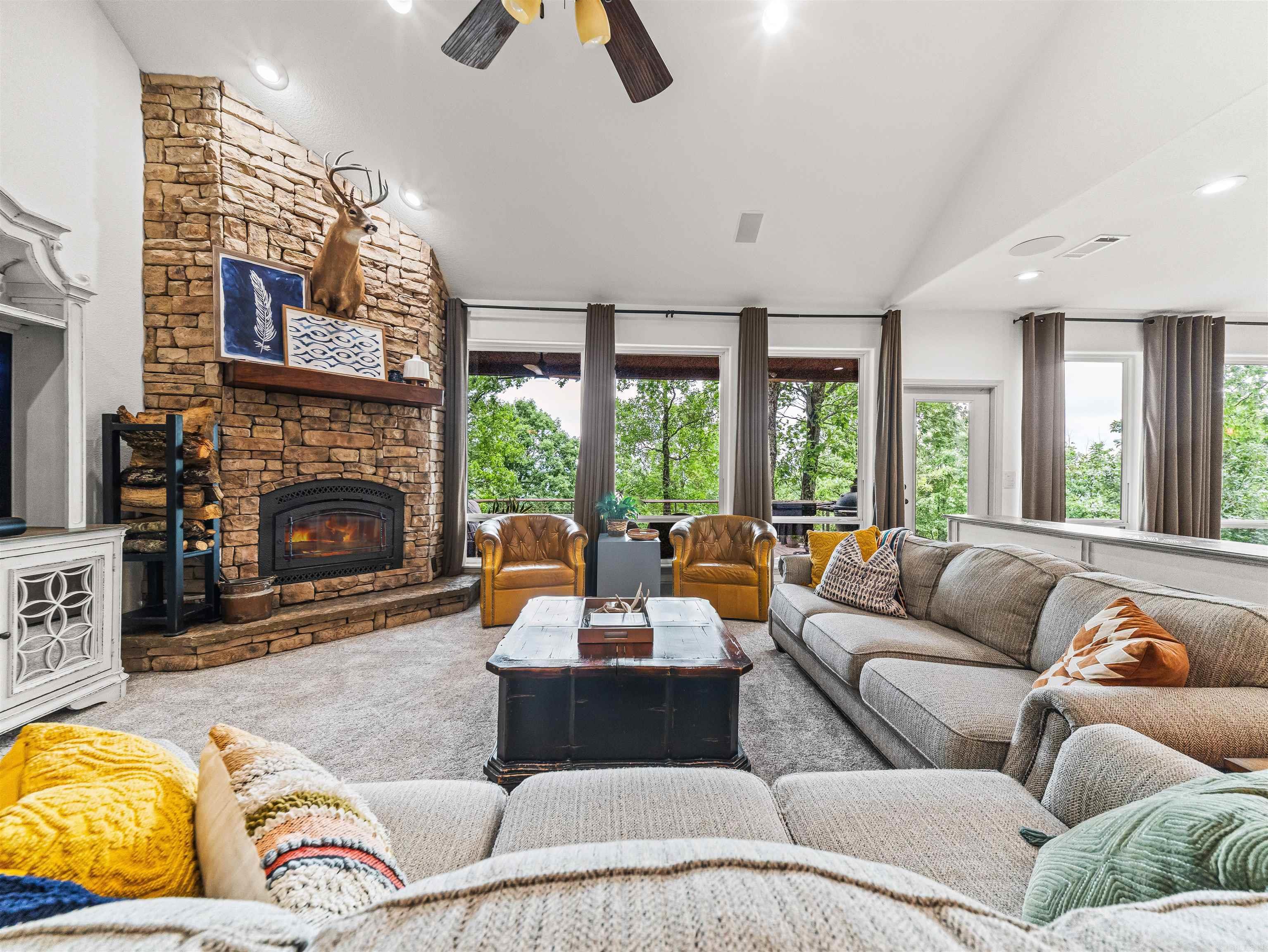 192 Star Mountain Property Photo 3