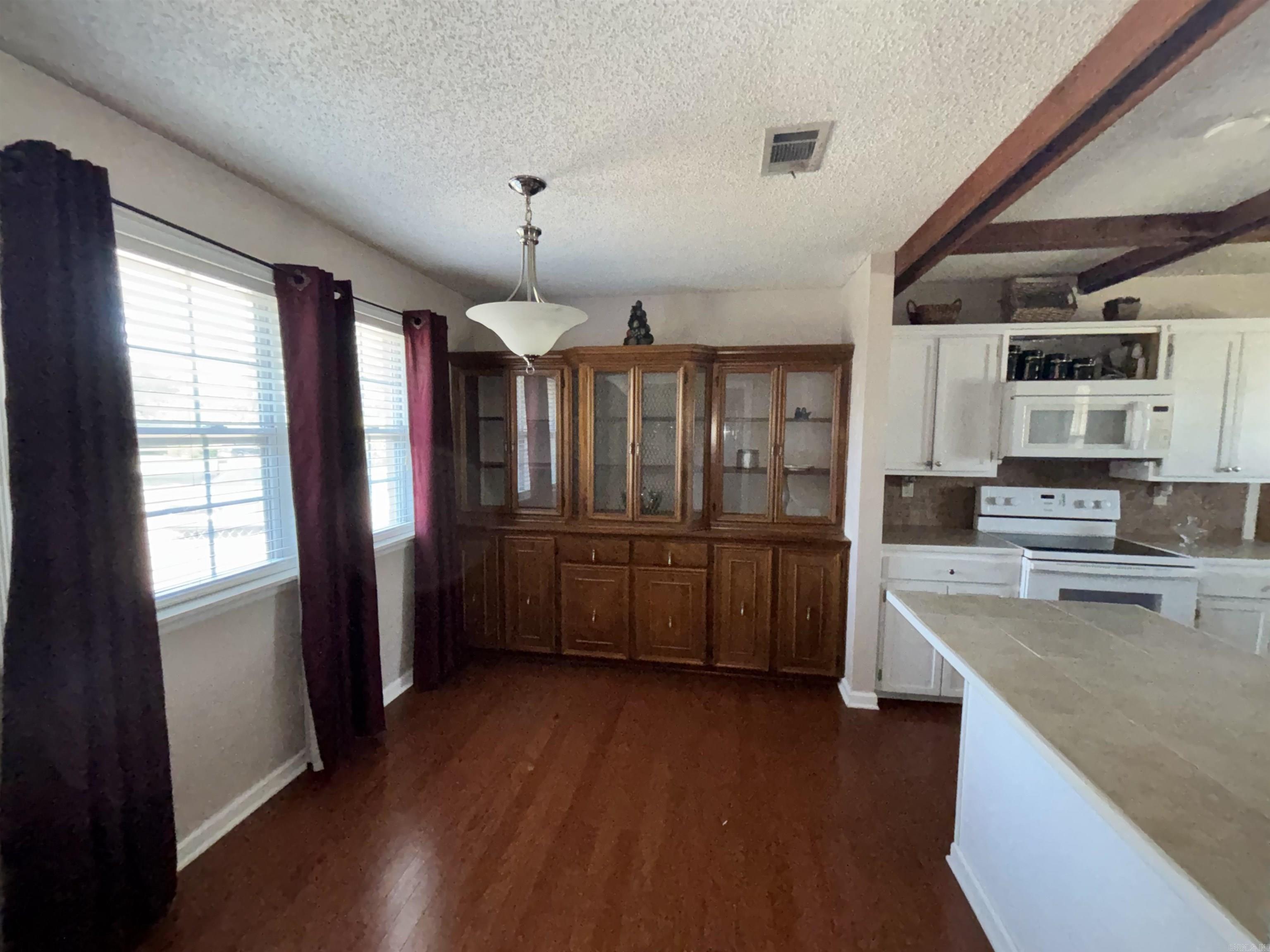 1 Danbury Lane Property Photo 6