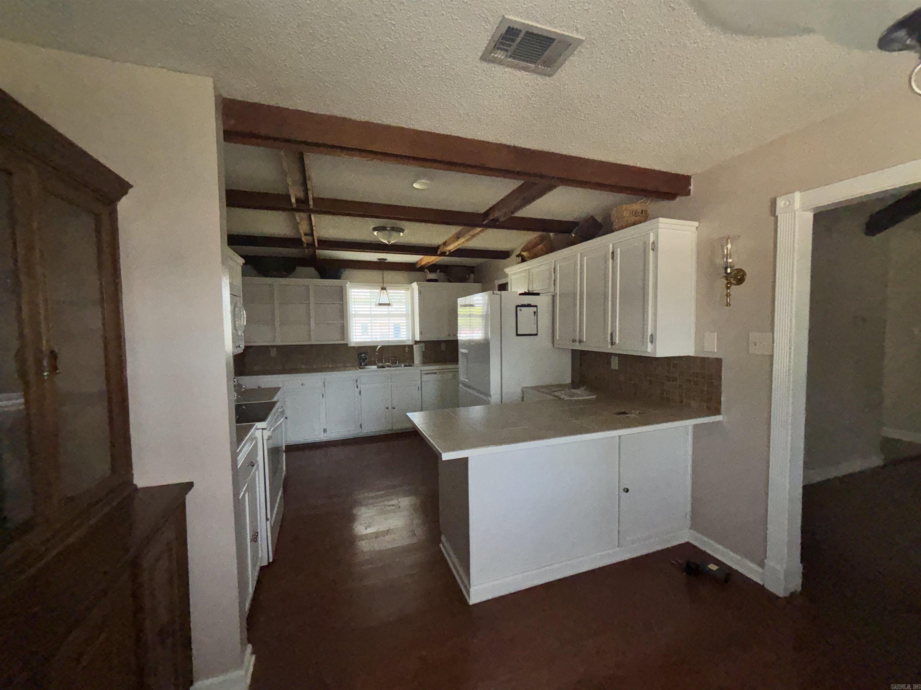 1 Danbury Lane Property Photo 7