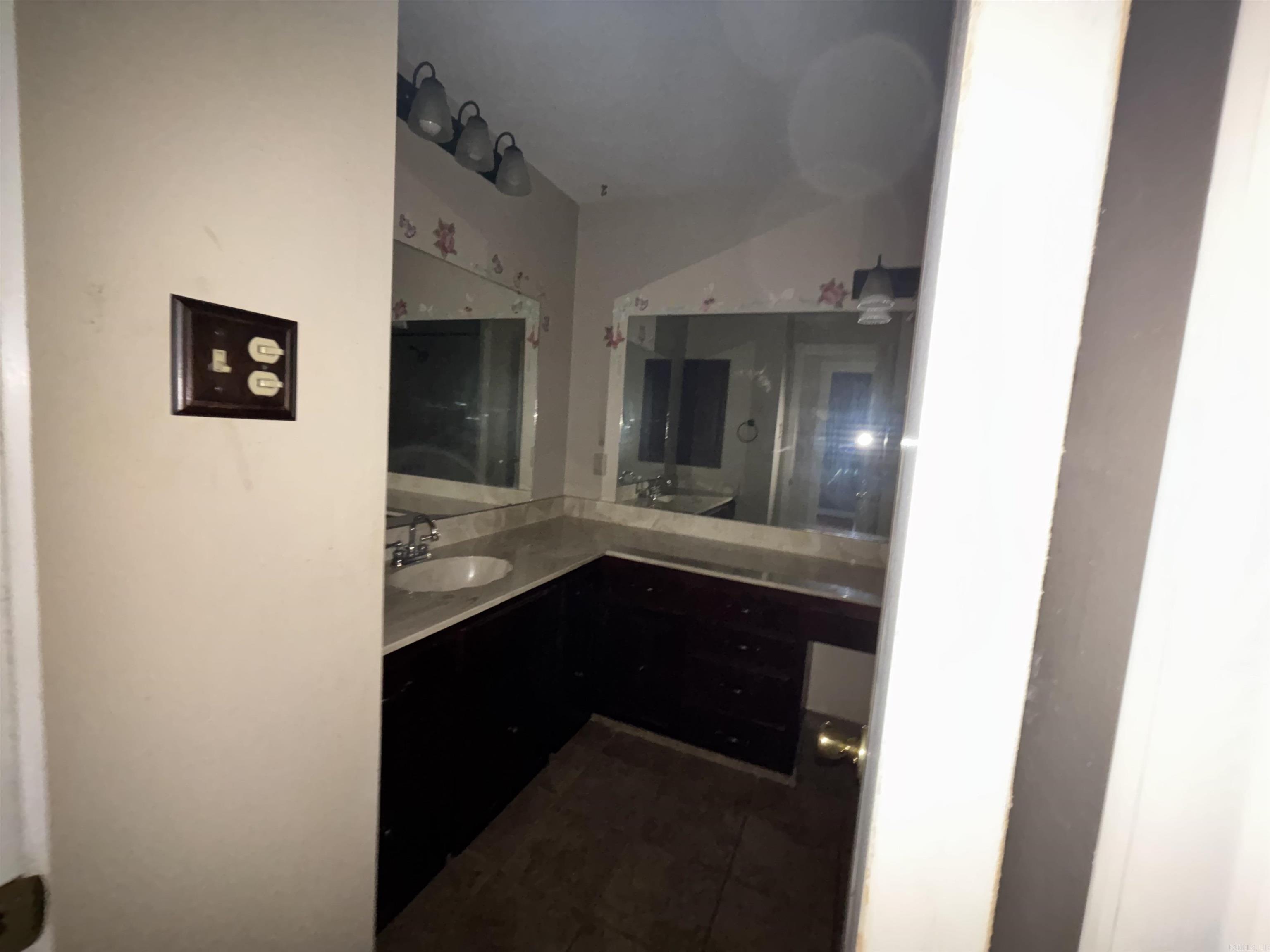 1 Danbury Lane Property Photo 18