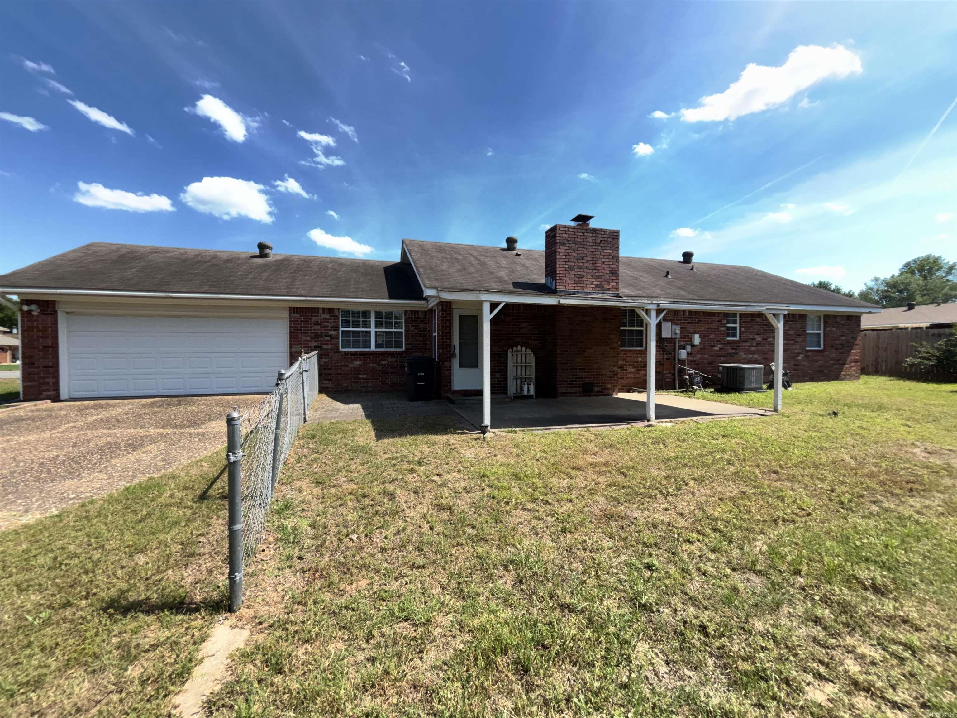 1 Danbury Lane Property Photo 19