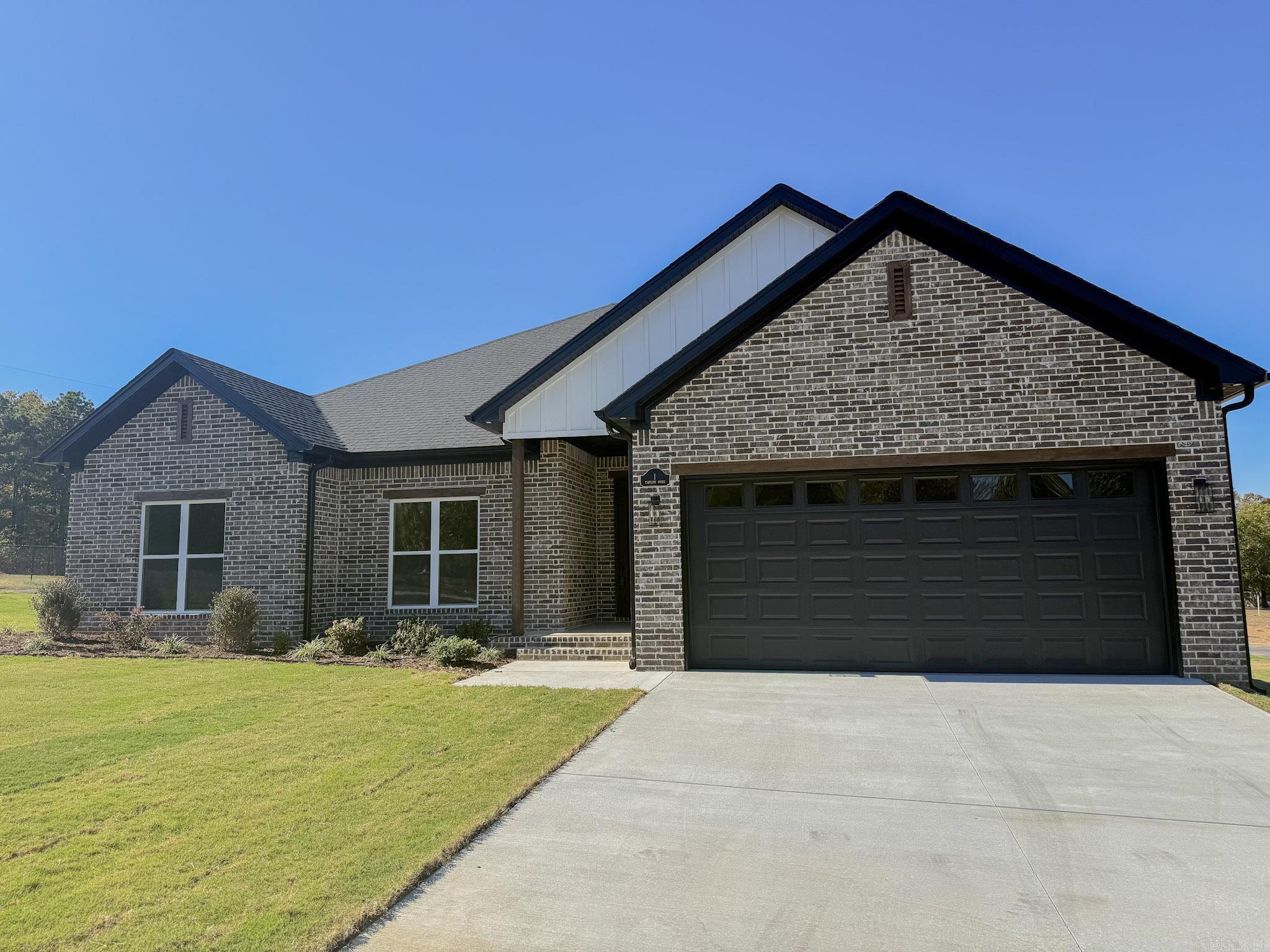 1 Camelot Court Property Photo 1