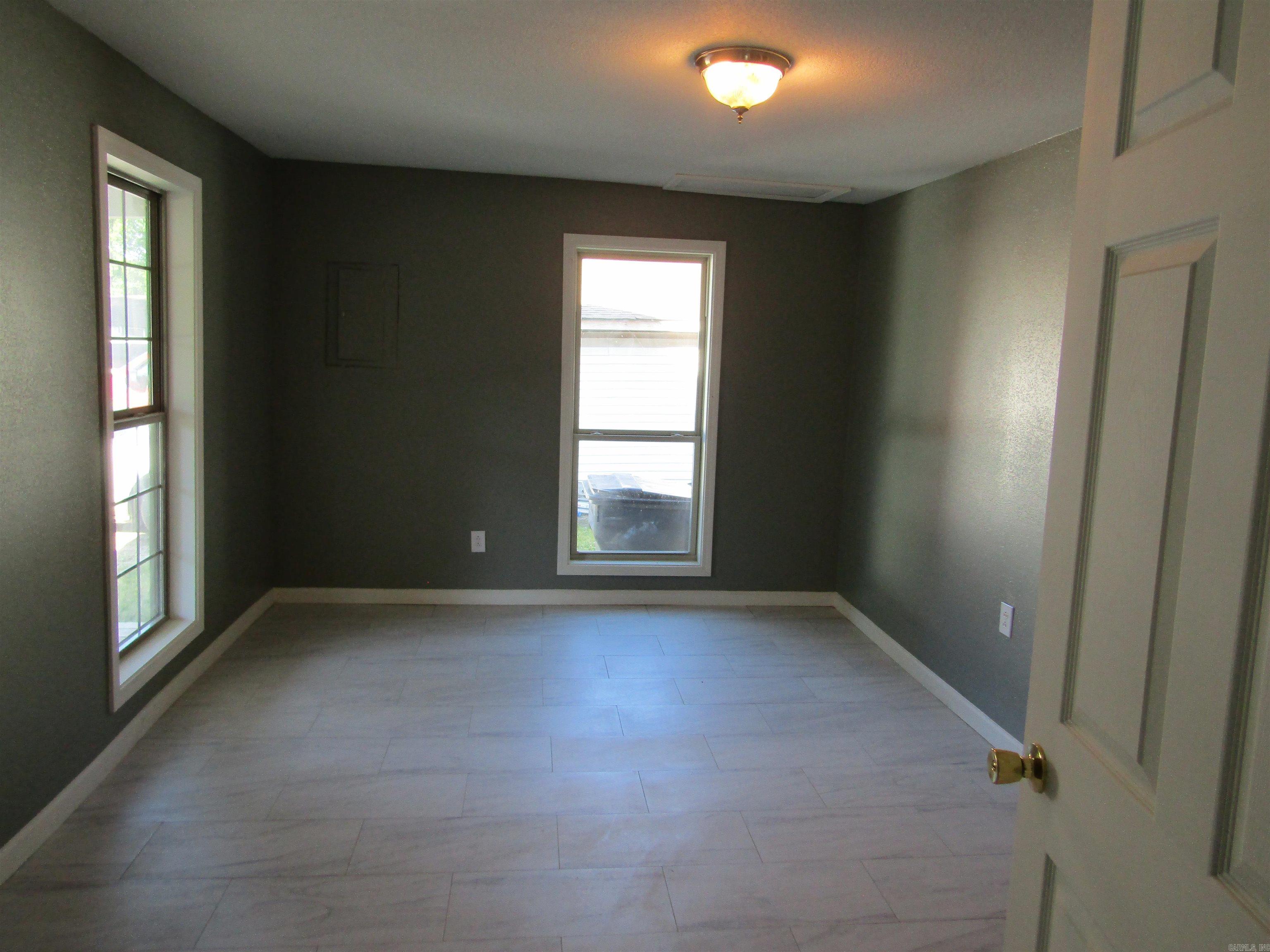 706 E Lake Street Property Photo 9