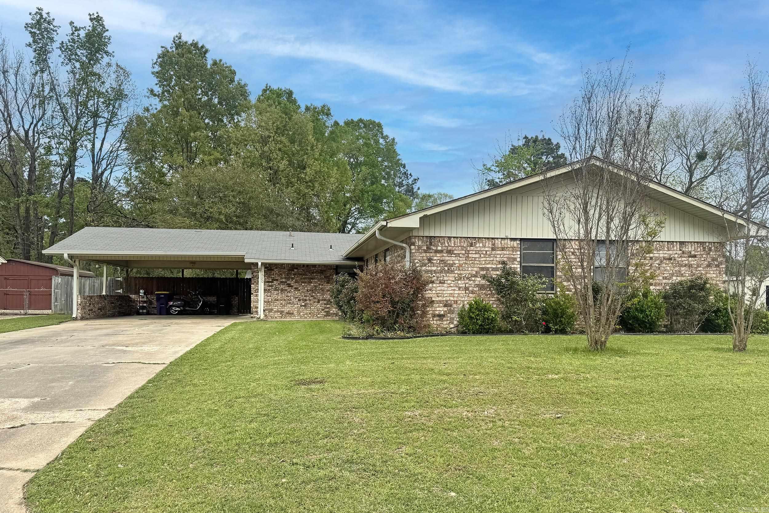 1550 Leona Drive Property Photo 1