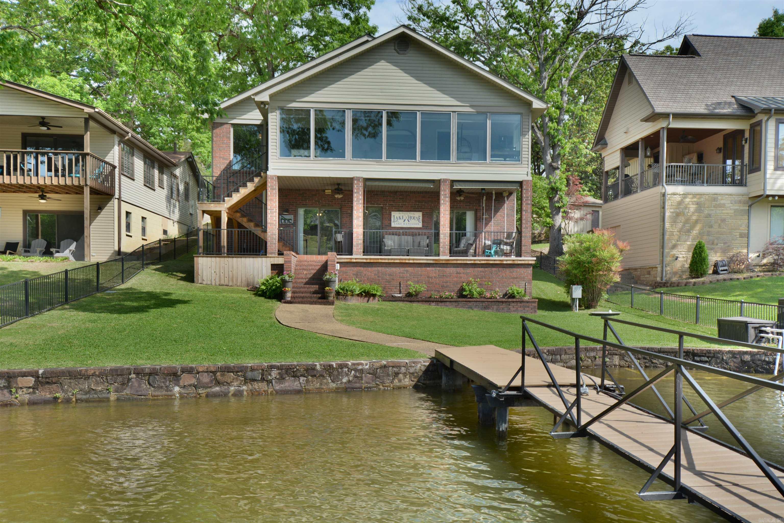210 Edgewater Circle Property Photo 1