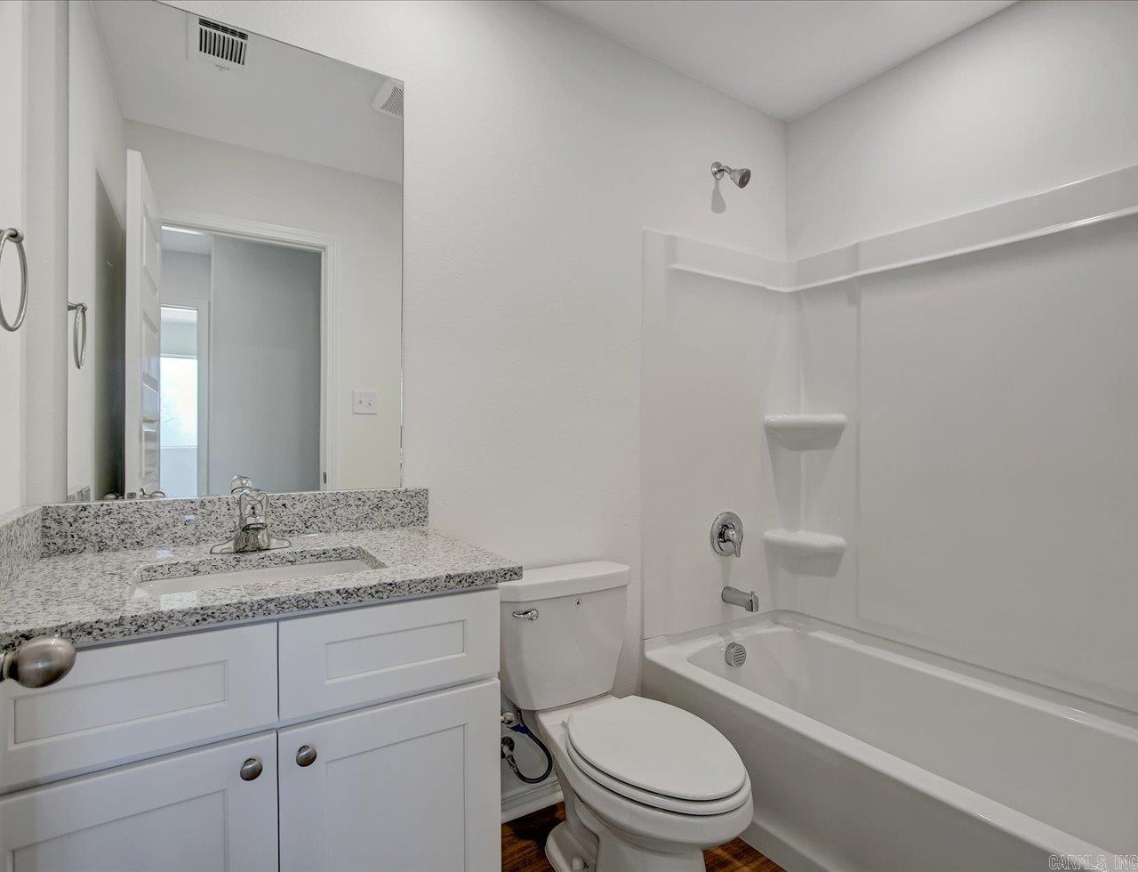 360 Moonlight Graham Boulevard Property Photo 13
