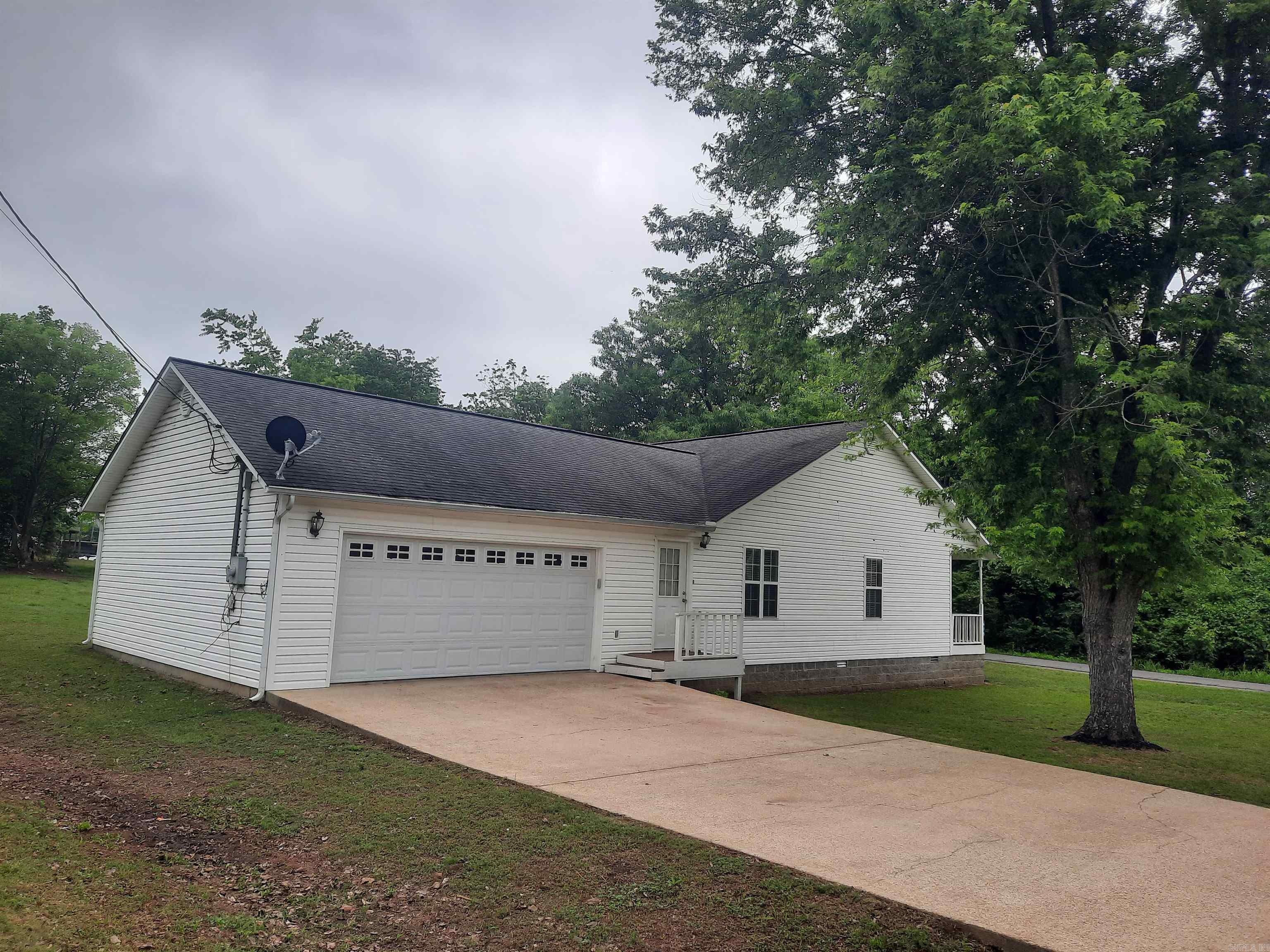 615 Jackson Property Photo 4