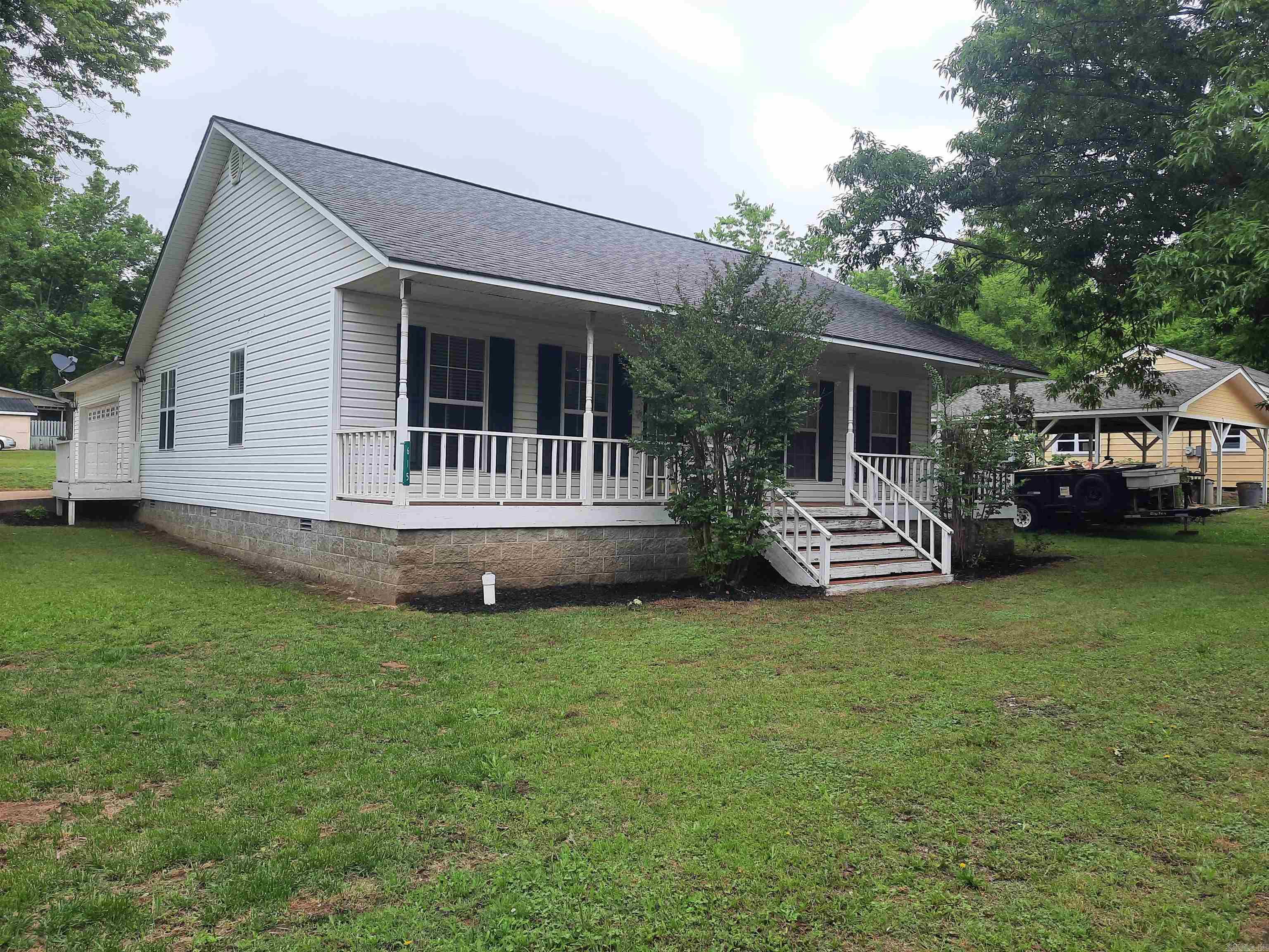 615 Jackson Property Photo 9