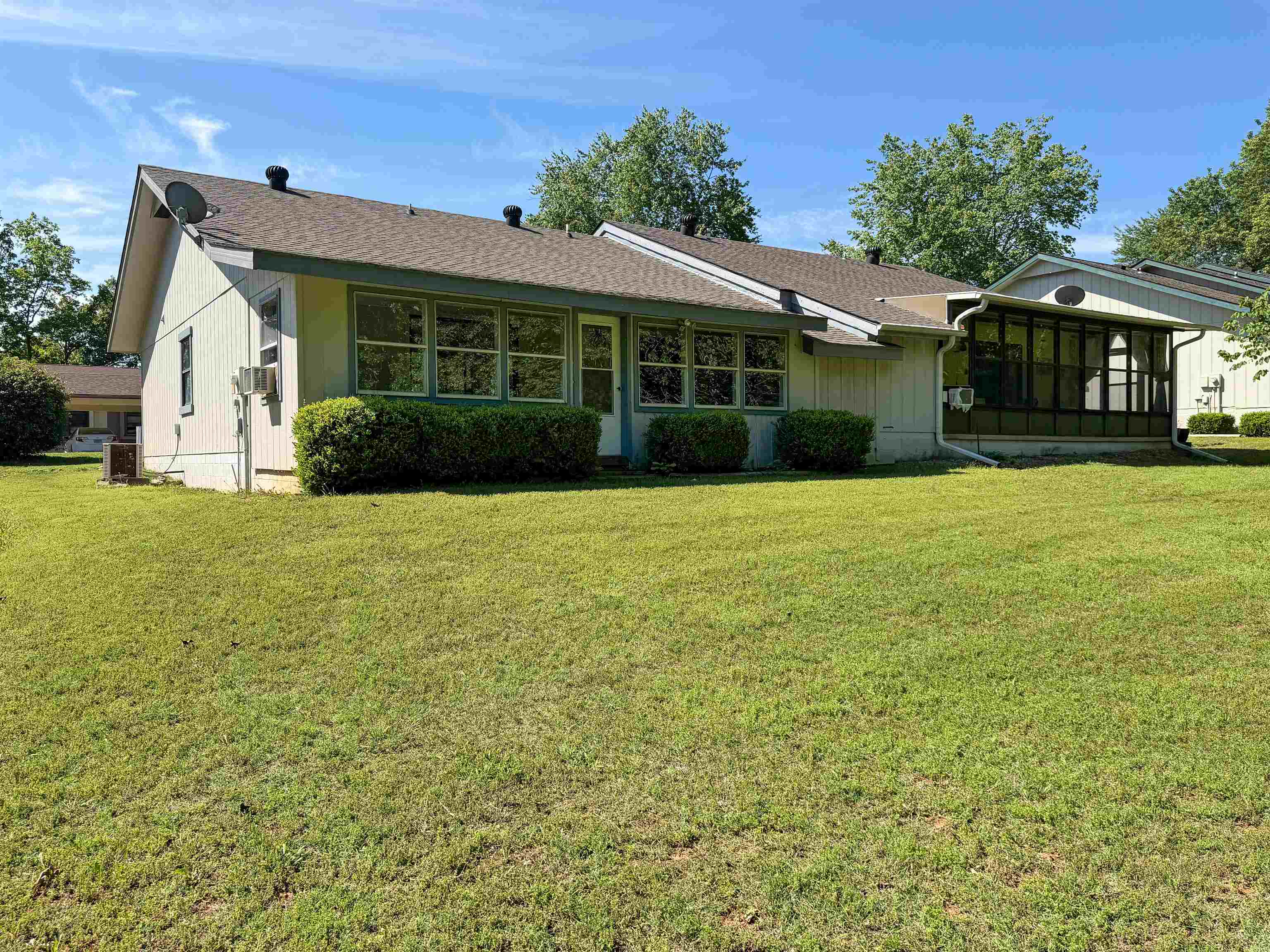 8 Spring River Lane Property Photo 5