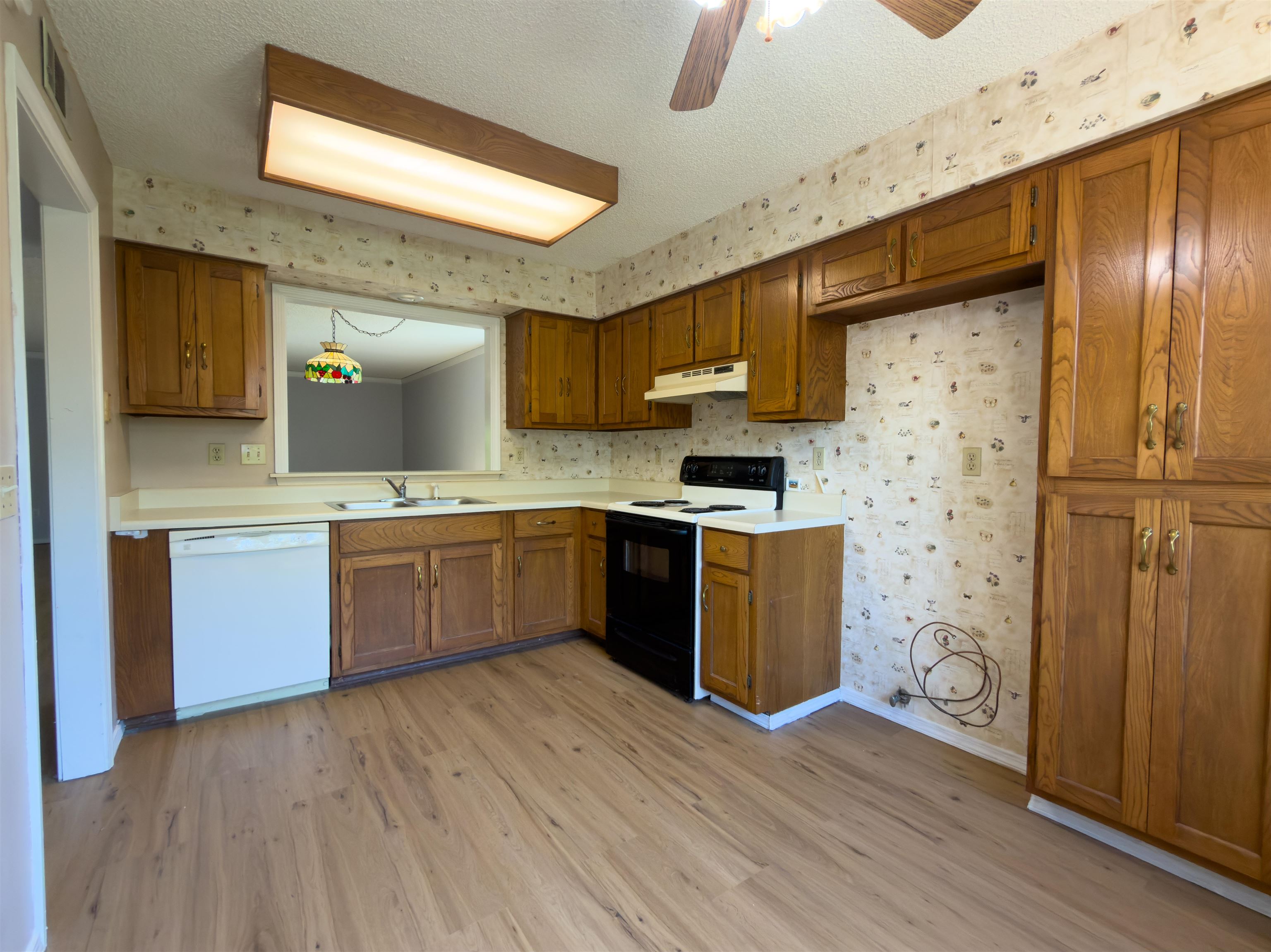 8 Spring River Lane Property Photo 7
