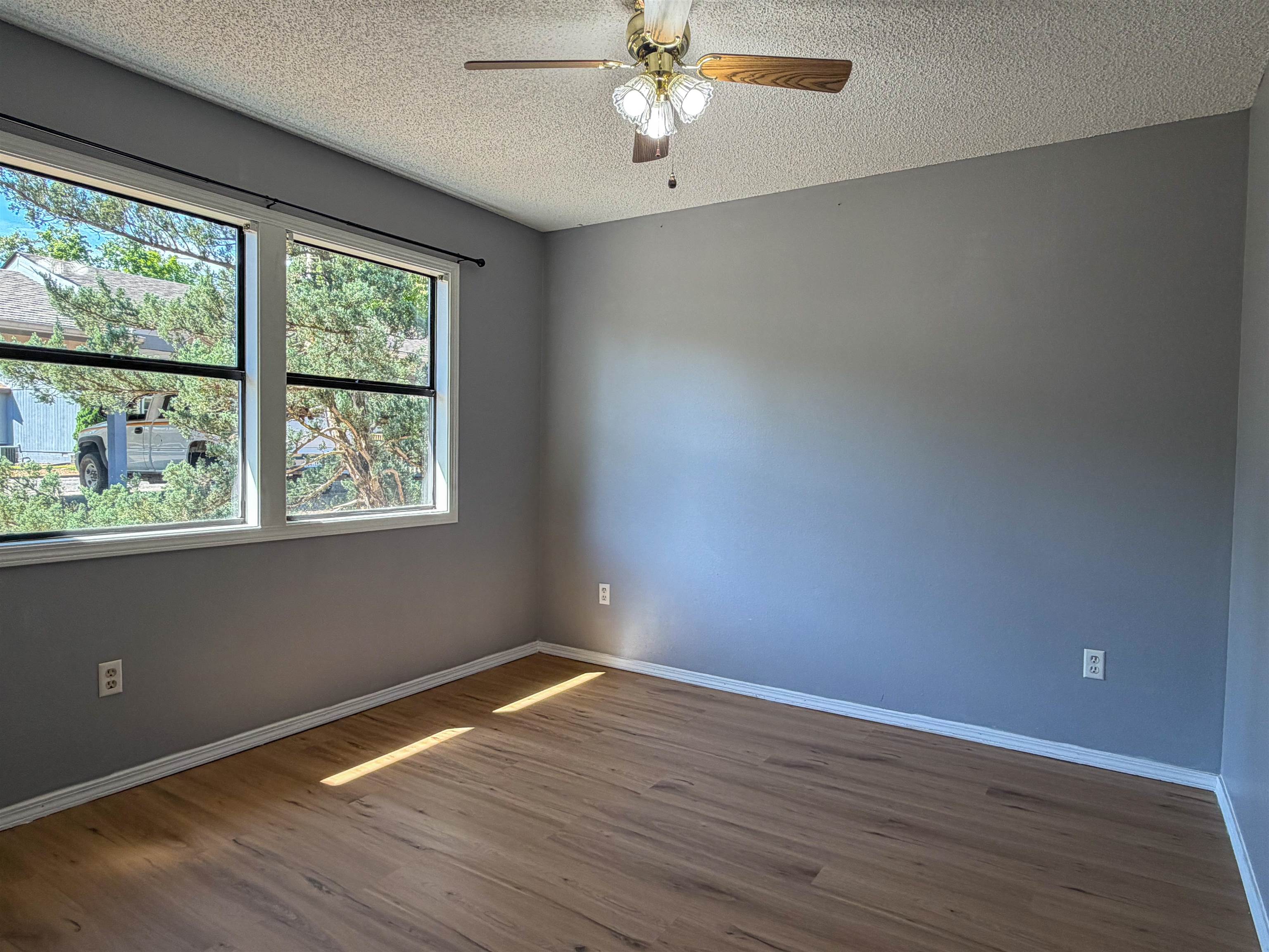 8 Spring River Lane Property Photo 21