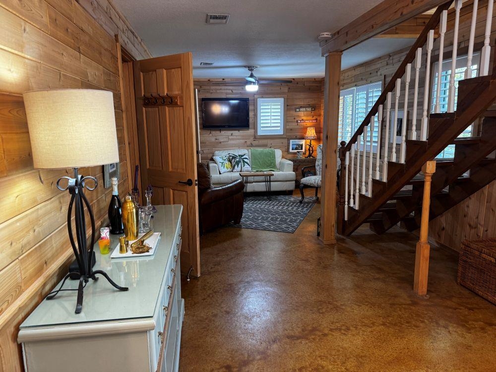 236 E Lakeshore Drive Property Photo 15