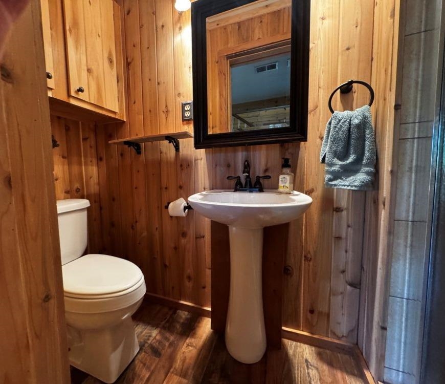 236 E Lakeshore Drive Property Photo 24