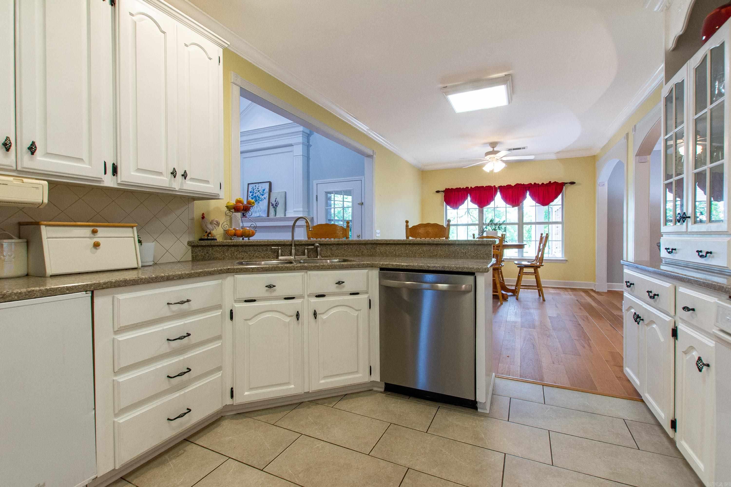 11408 Willow Beach Road Property Photo 15