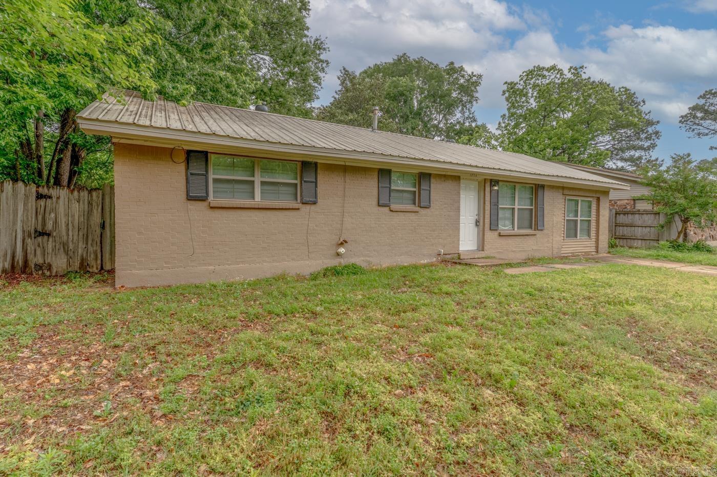 1704 Rosemond Avenue Property Photo 3