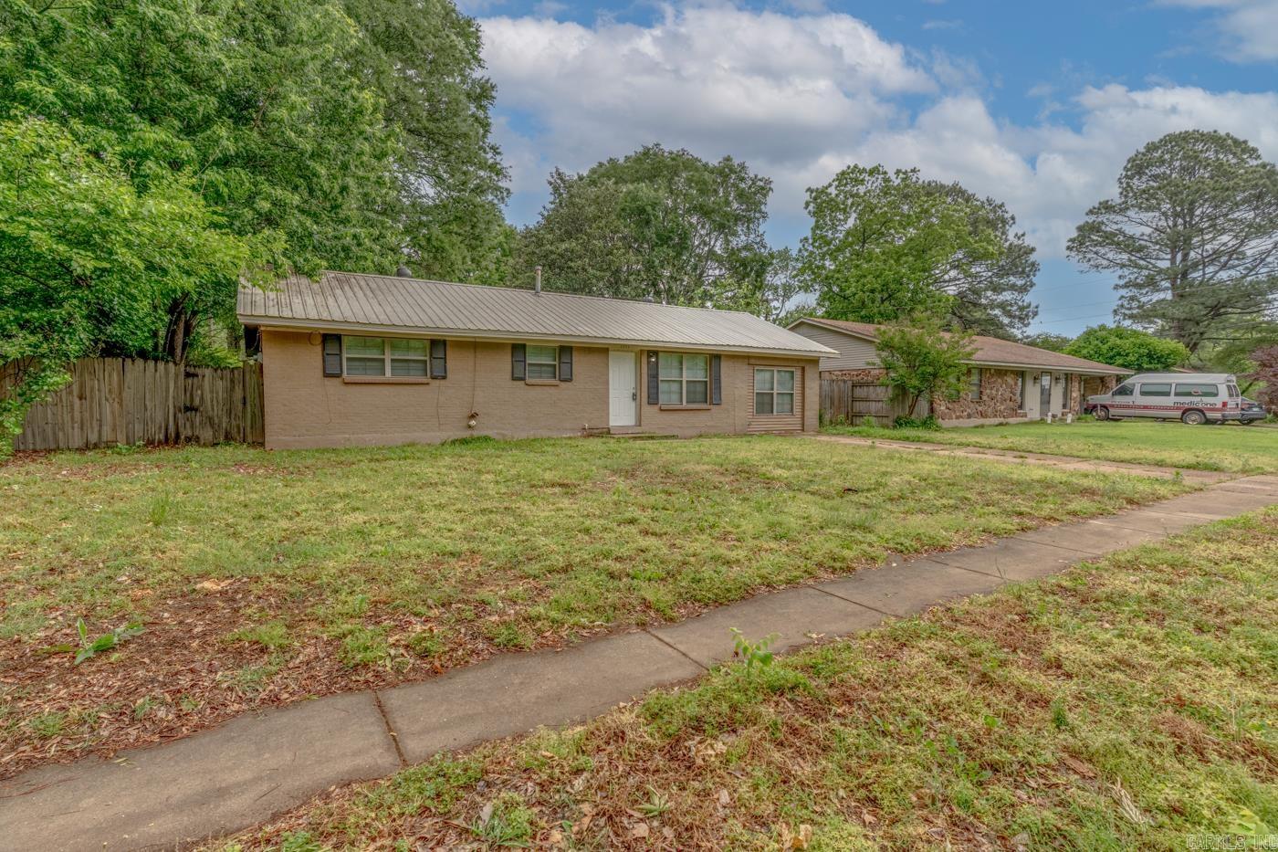 1704 Rosemond Avenue Property Photo 4