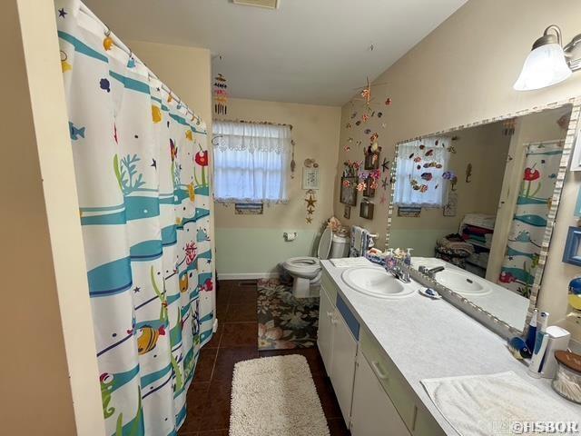 1507 E Grand Avenue Property Photo 9