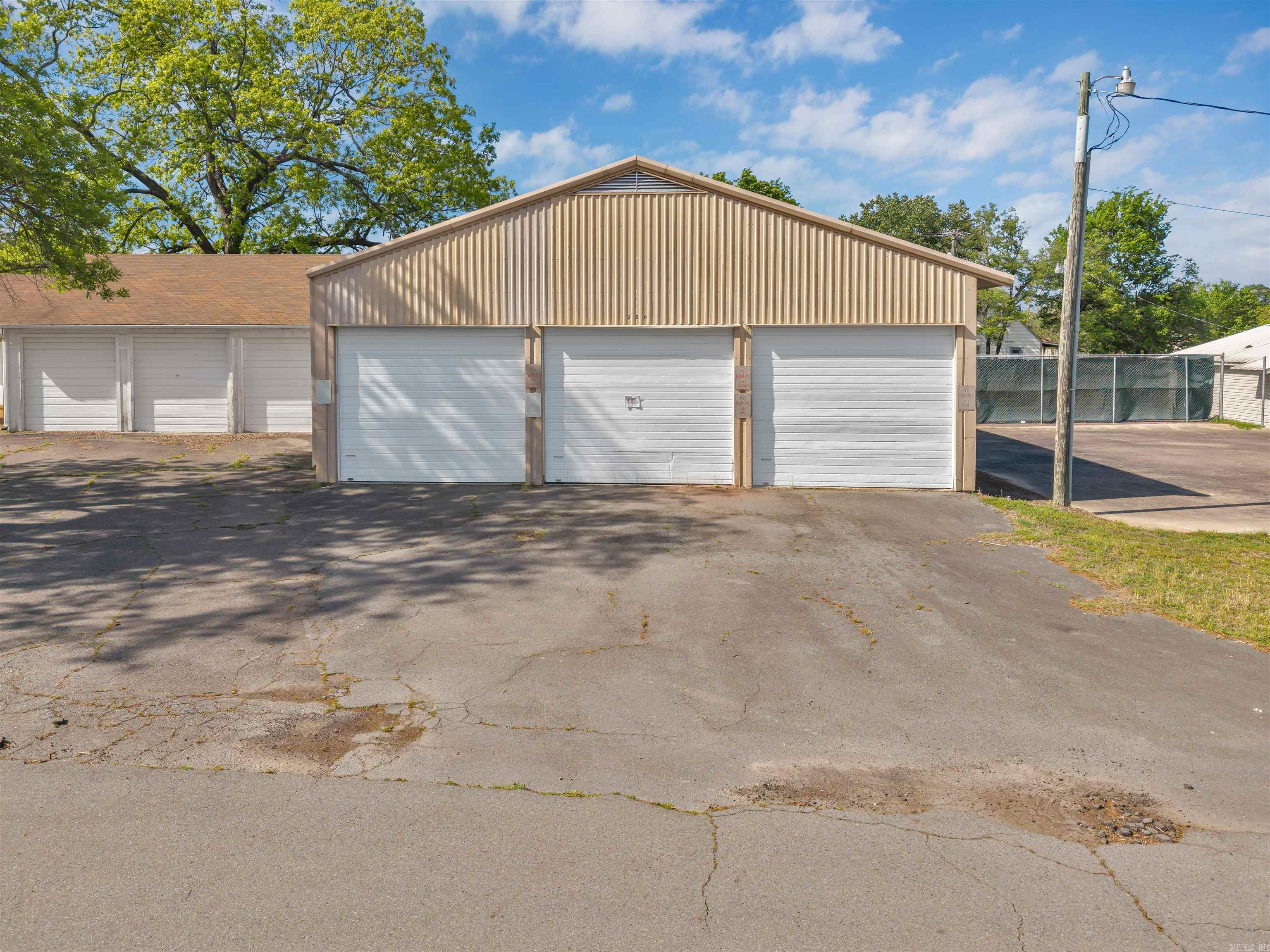 206 B Street Property Photo 6