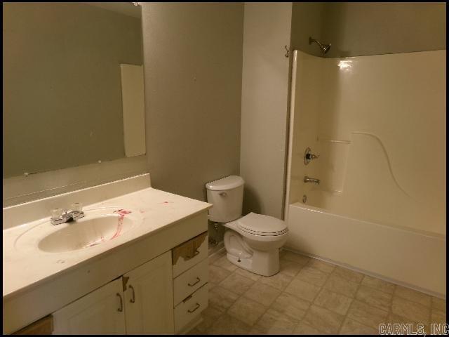 3215 Ludwig Unit B Property Photo 17