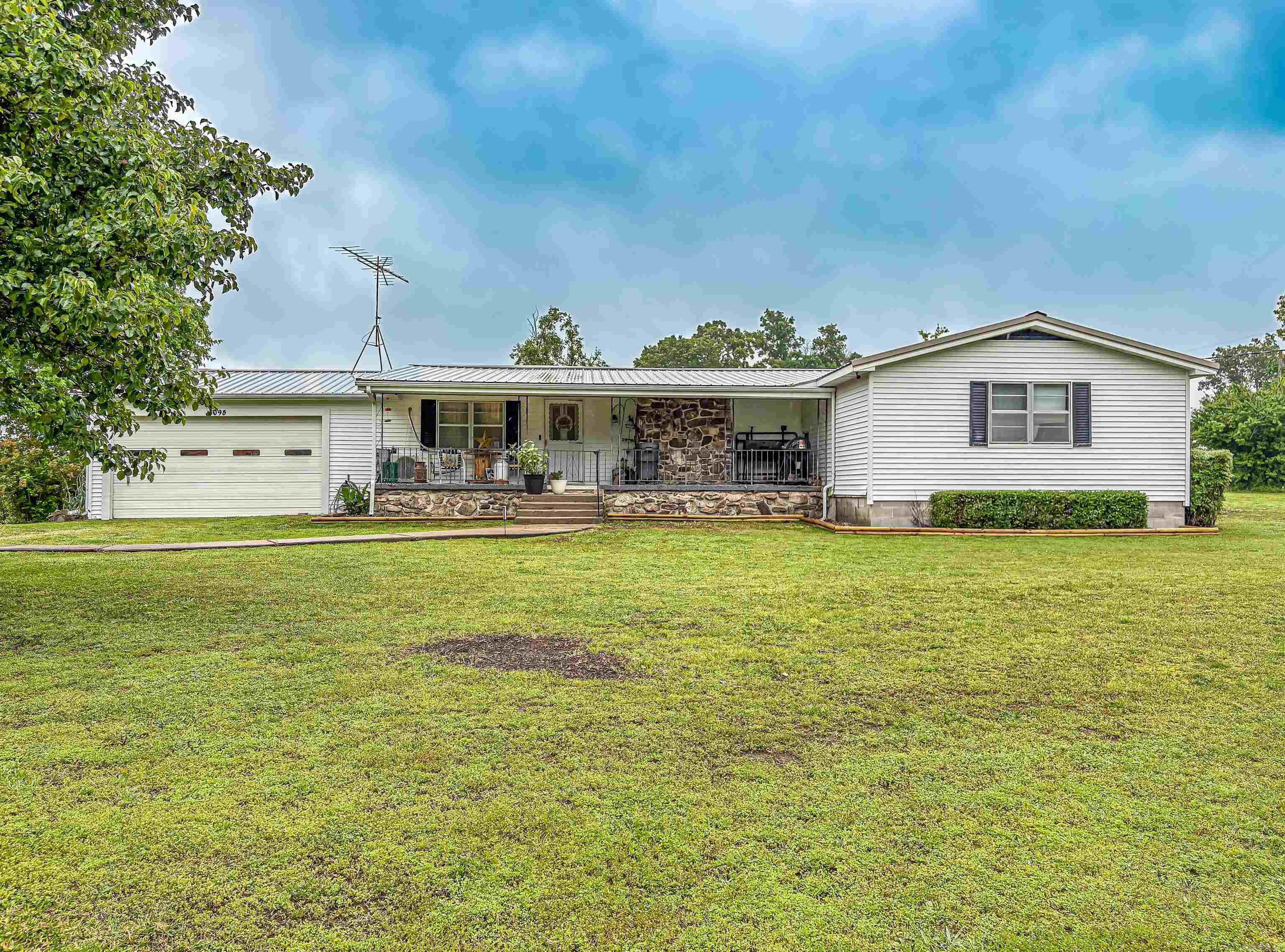1095 Hwy 235 Property Photo 1