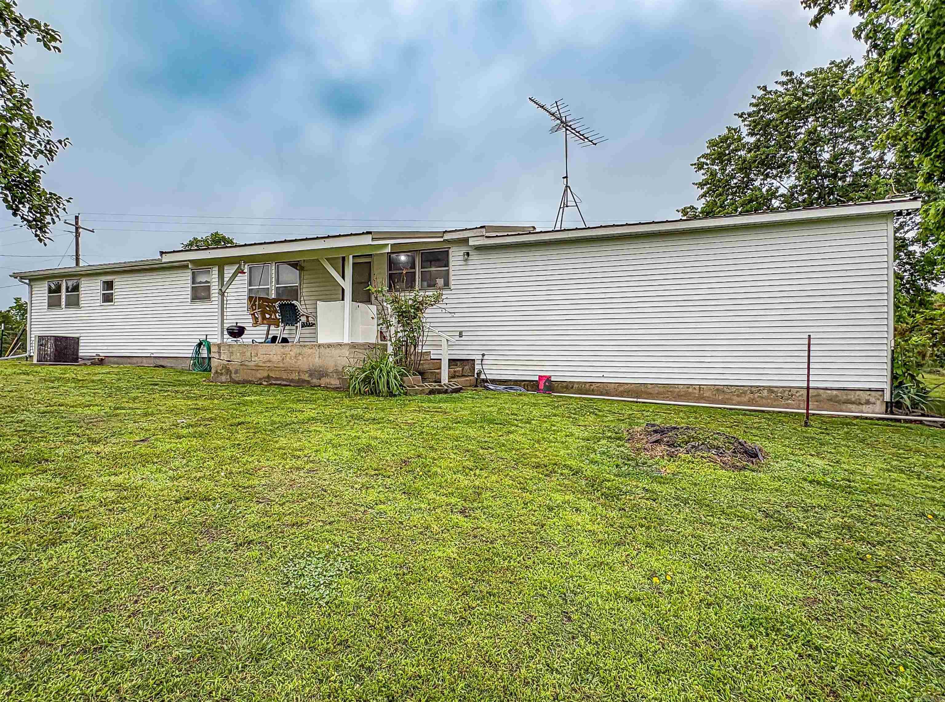1095 Hwy 235 Property Photo 4