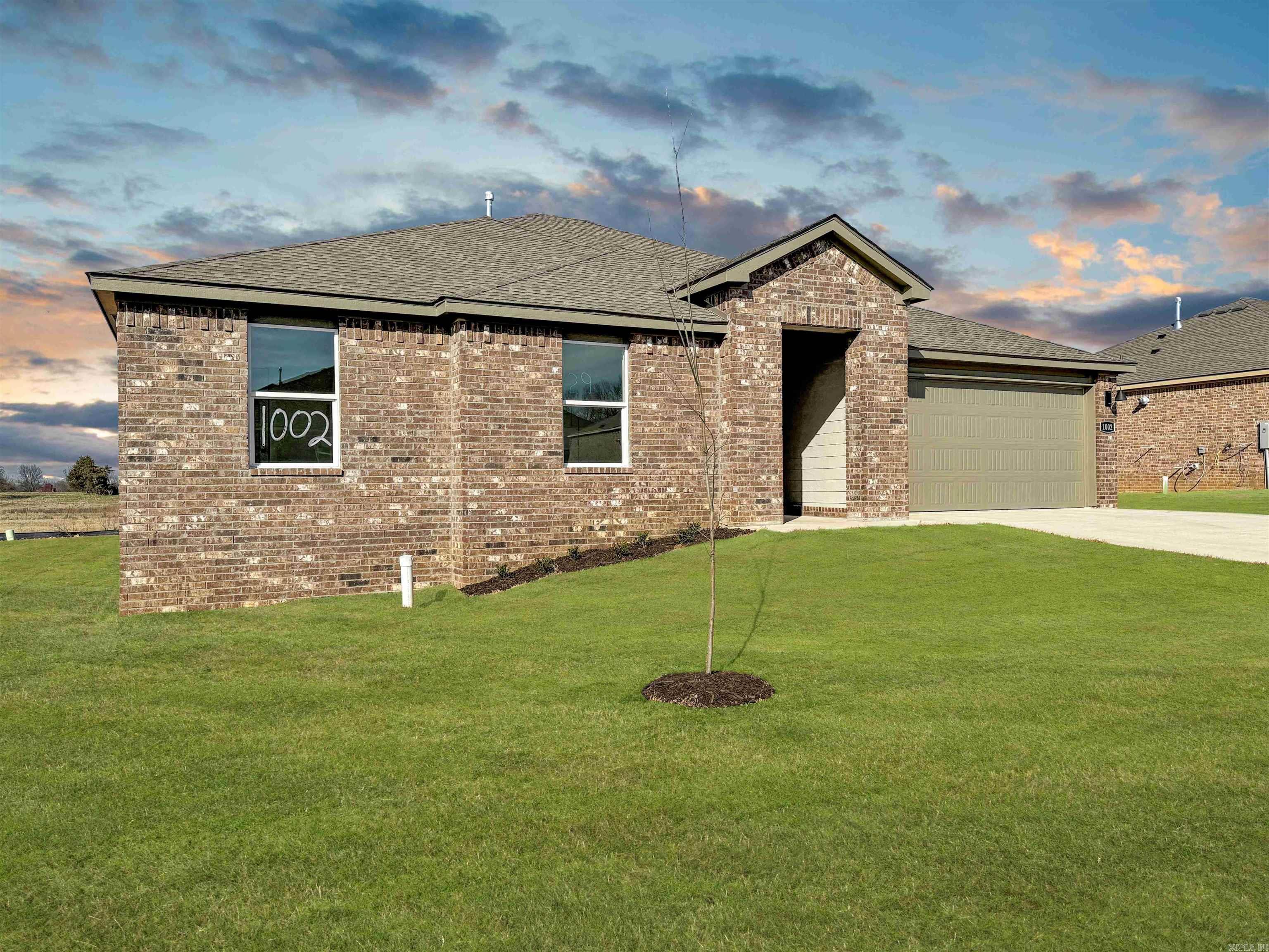 39 Wolfsbridge Loop Property Photo 1