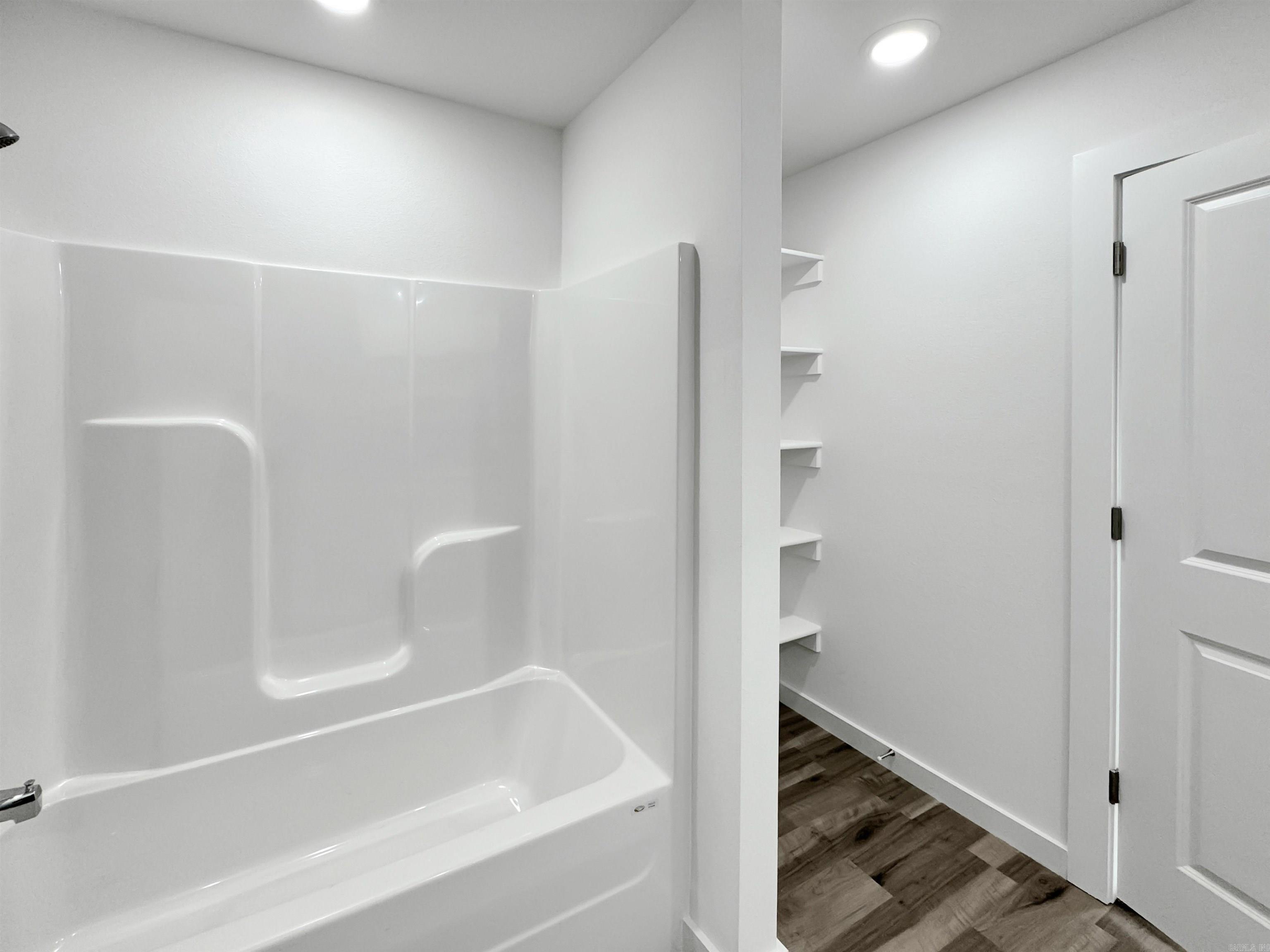 39 Wolfsbridge Loop Property Photo 12