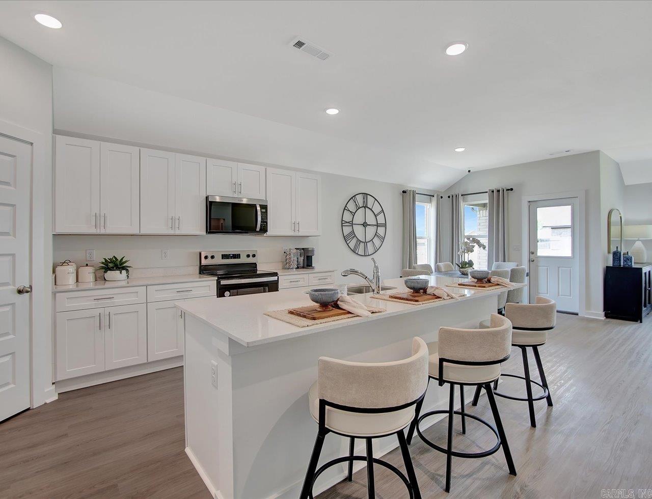 37 Wolfsbridge Loop Property Photo 4