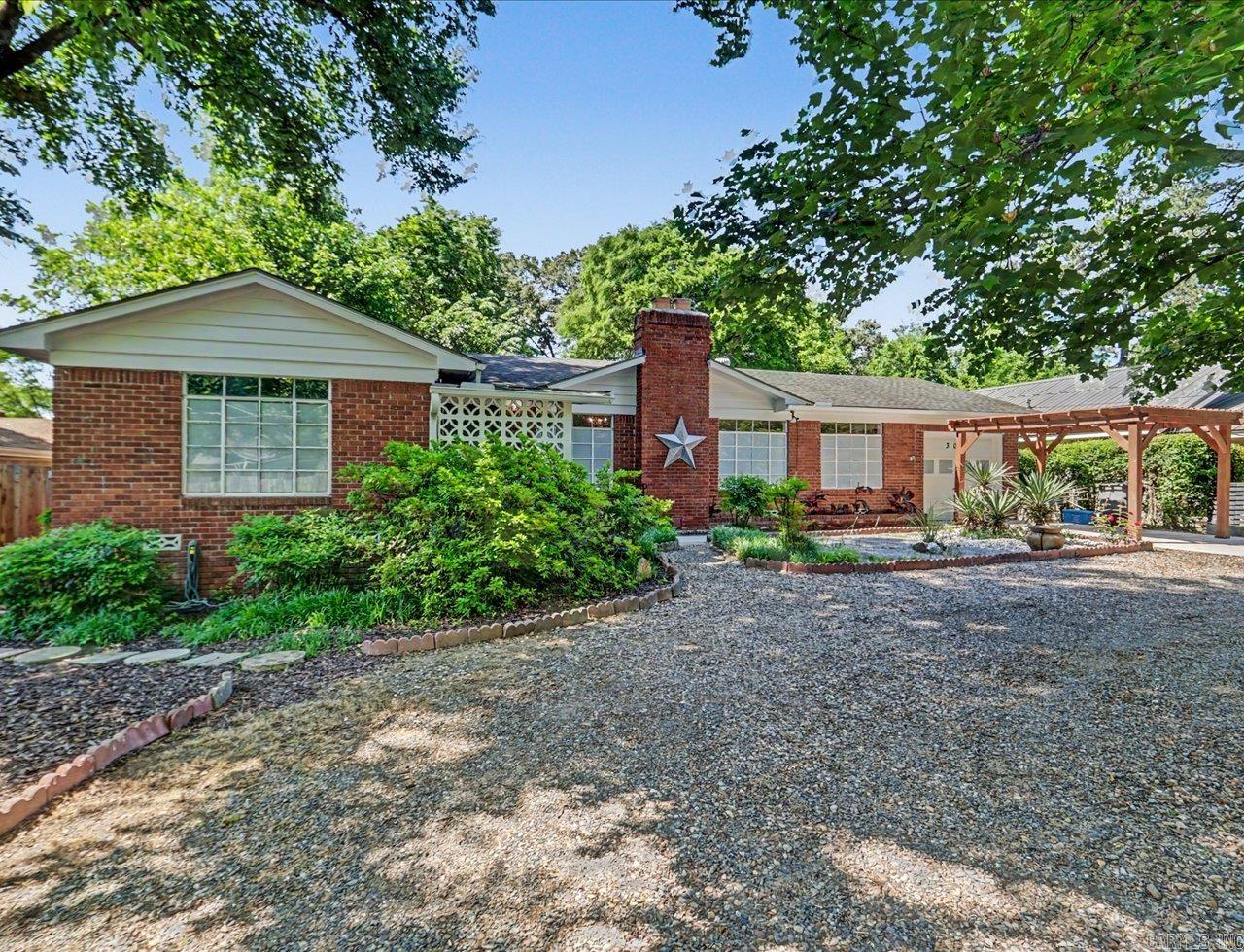 305 Vineyard Street Property Photo 1