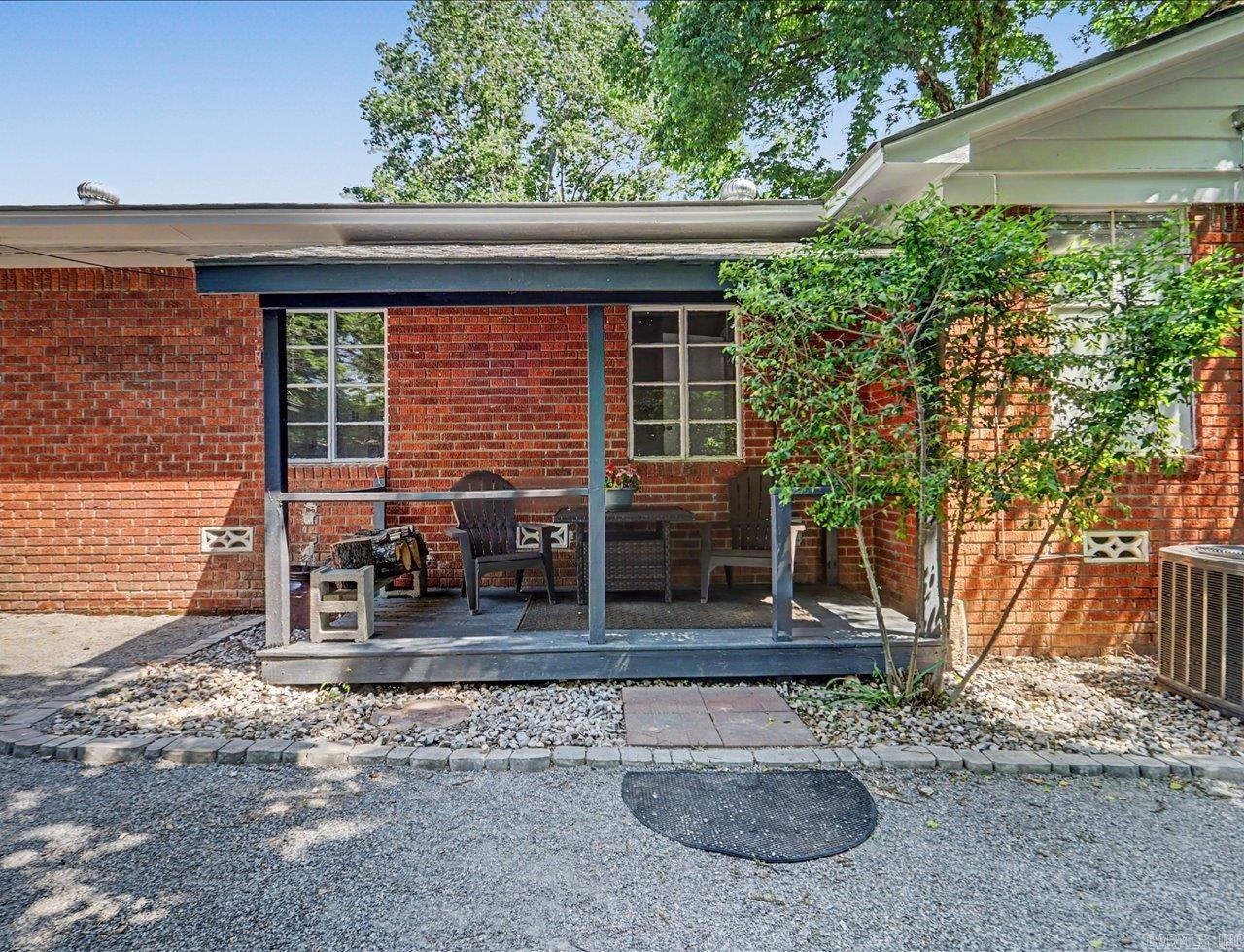 305 Vineyard Street Property Photo 35