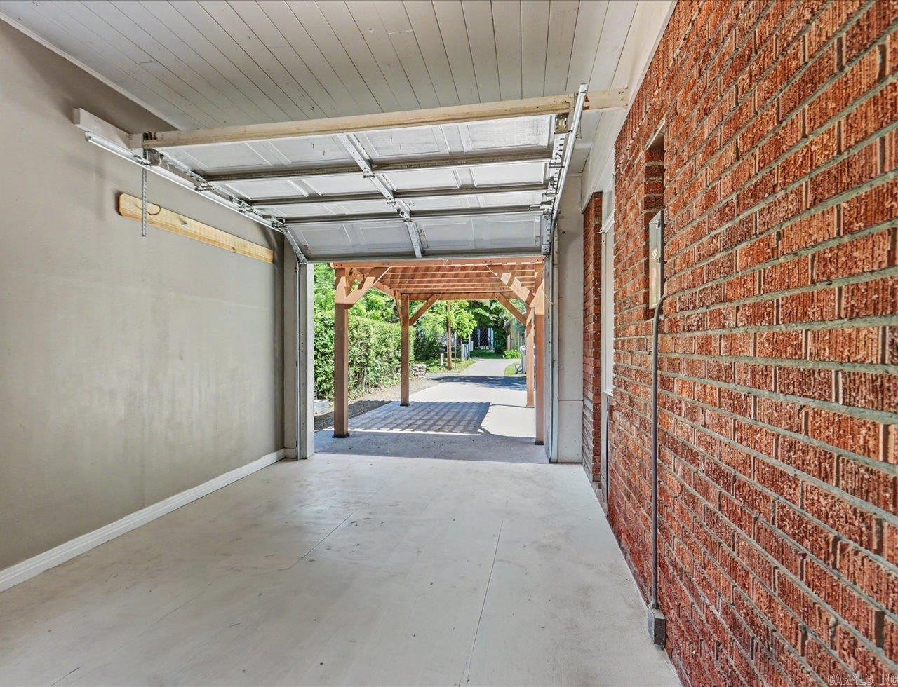 305 Vineyard Street Property Photo 44