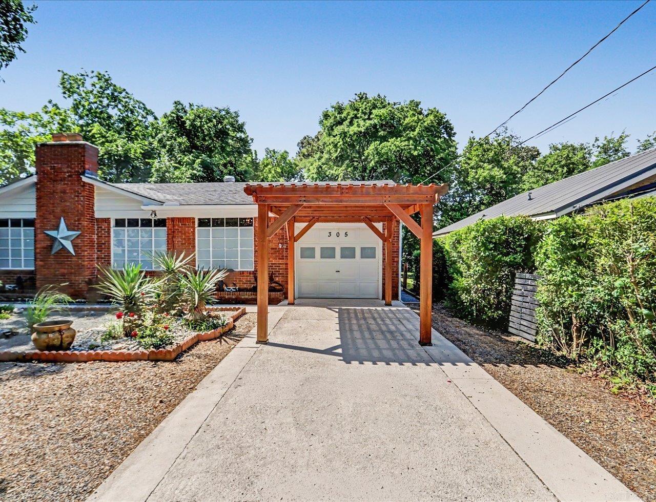 305 Vineyard Street Property Photo 45