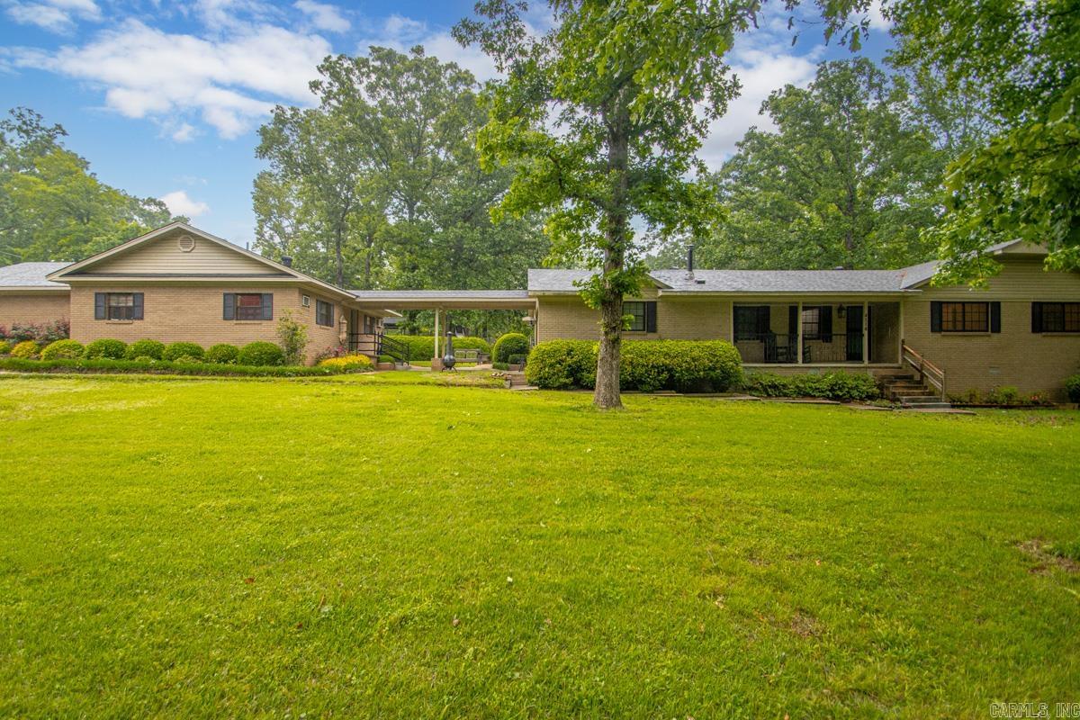 4116 Front Drive Property Photo 2
