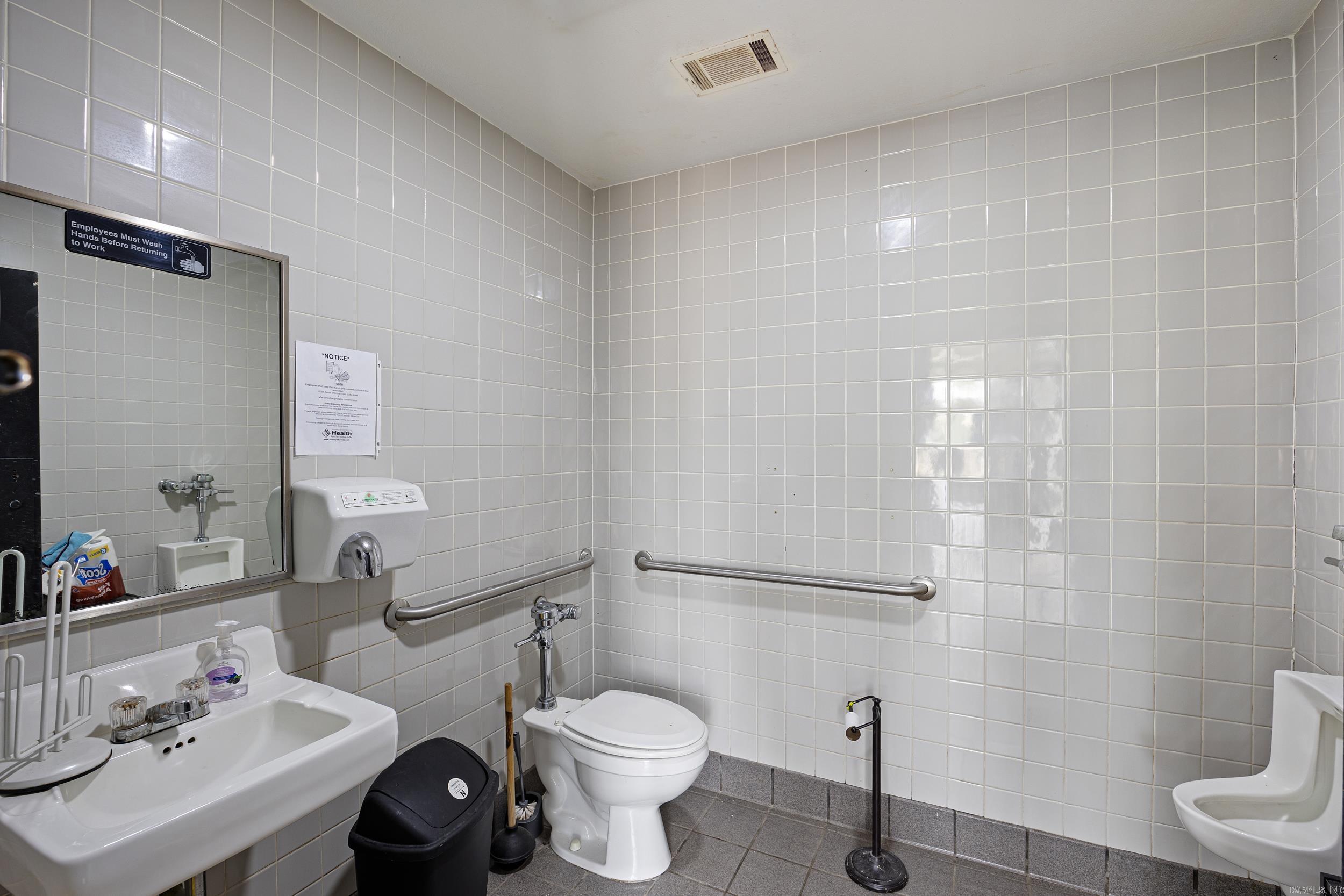 508 E 8th Street Property Photo 15