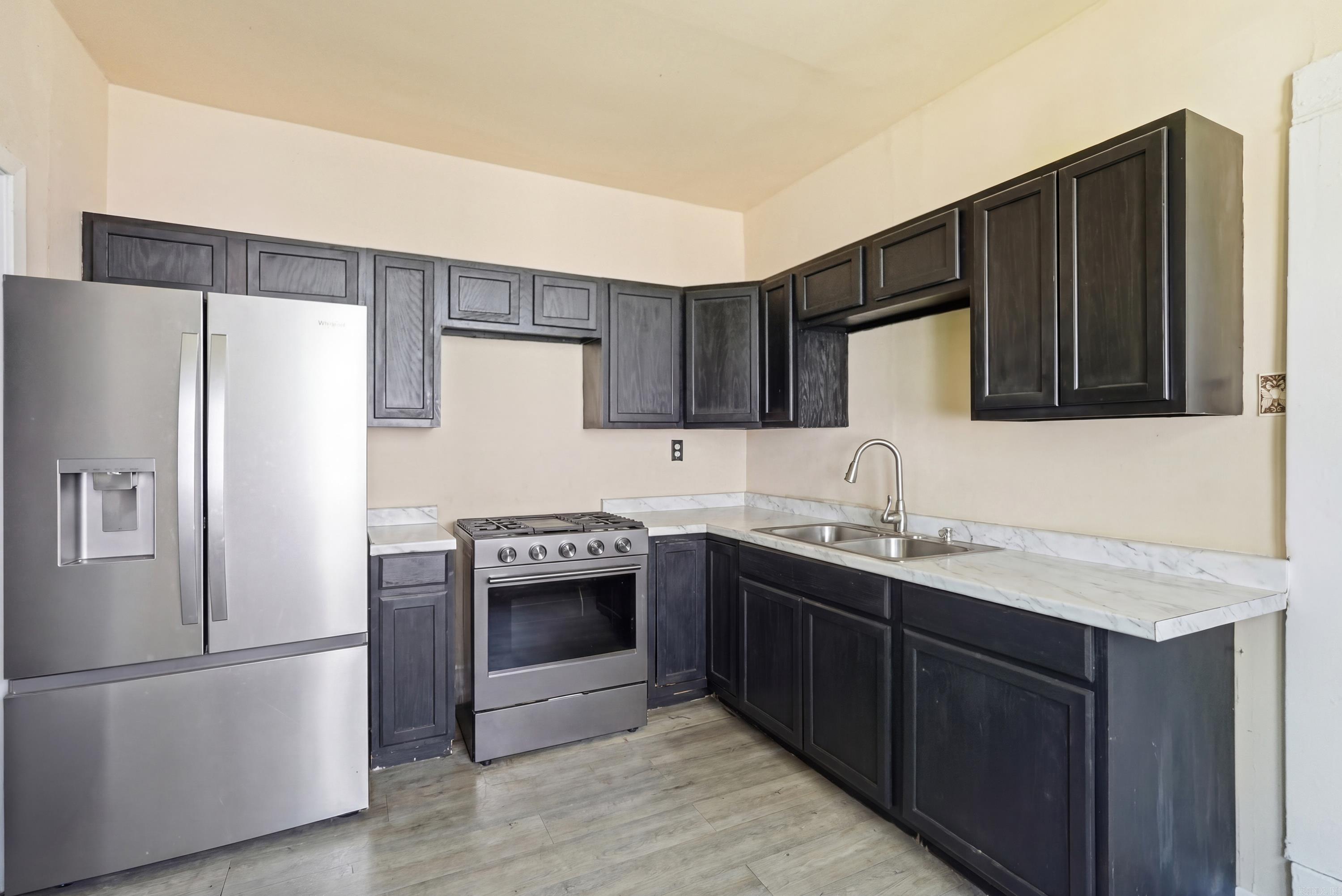 1423 Allis St Property Photo 14