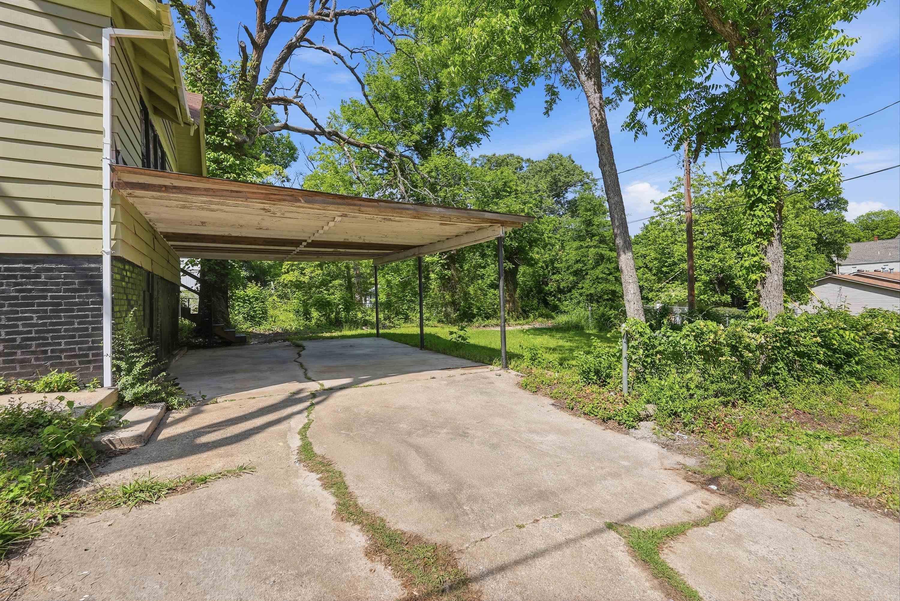1423 Allis St Property Photo 18