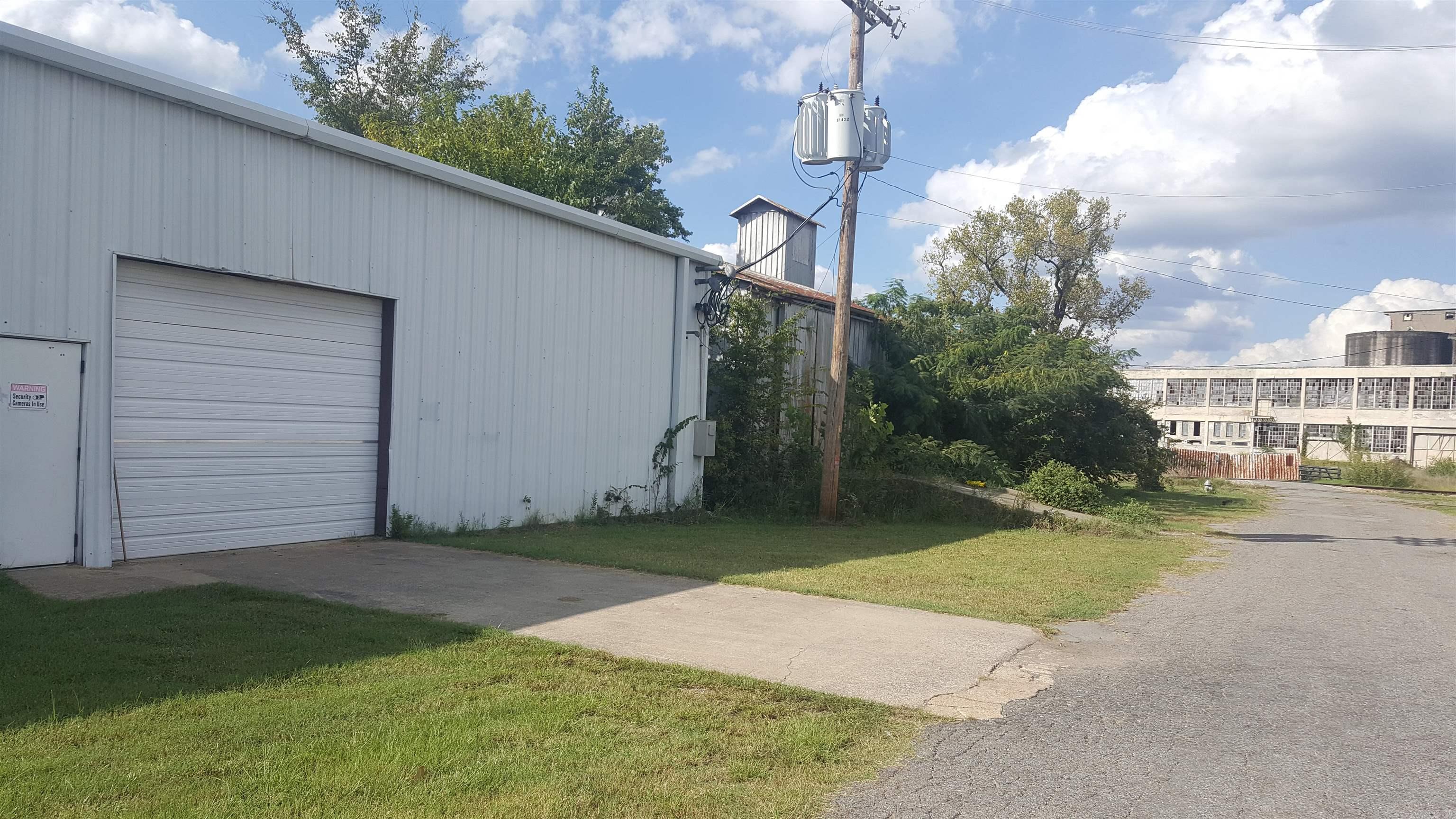 422 Dixie Lane Property Photo 3