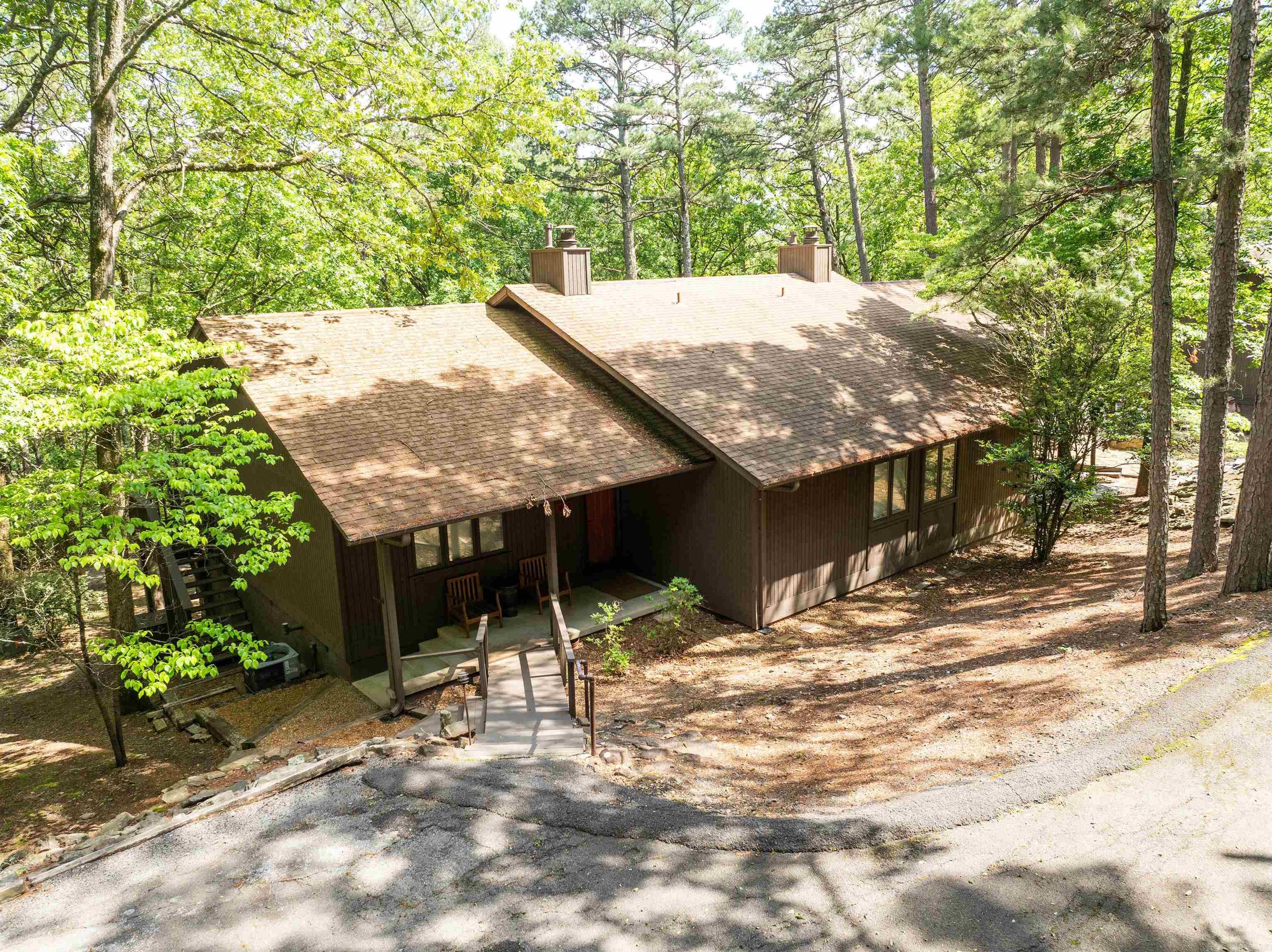 432 Ridgewood Drive Property Photo 1