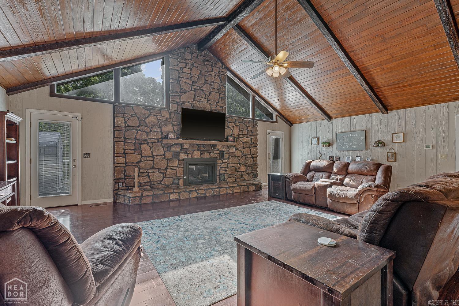 1001 Northwood Drive Property Photo 6