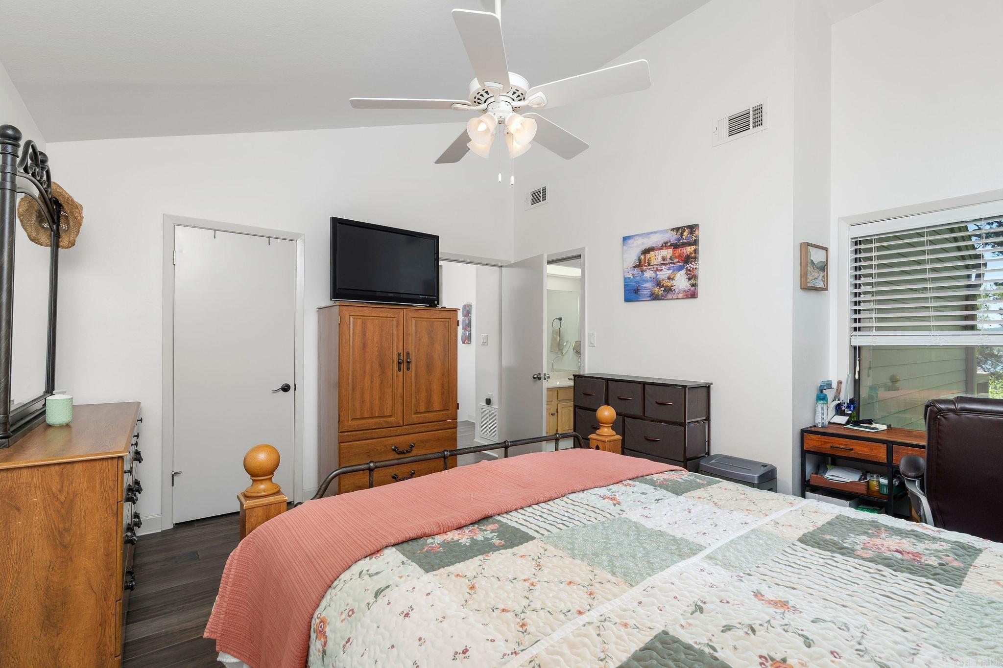200 Hamilton Oaks Drive H2 Property Photo 23