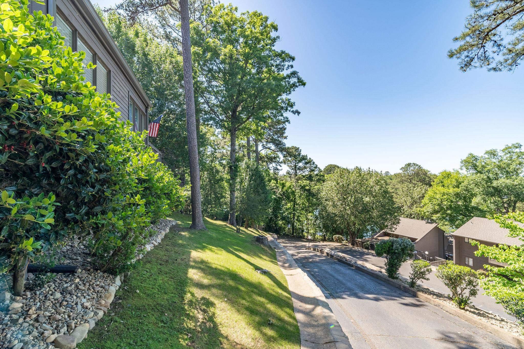 200 Hamilton Oaks Drive H2 Property Photo 32
