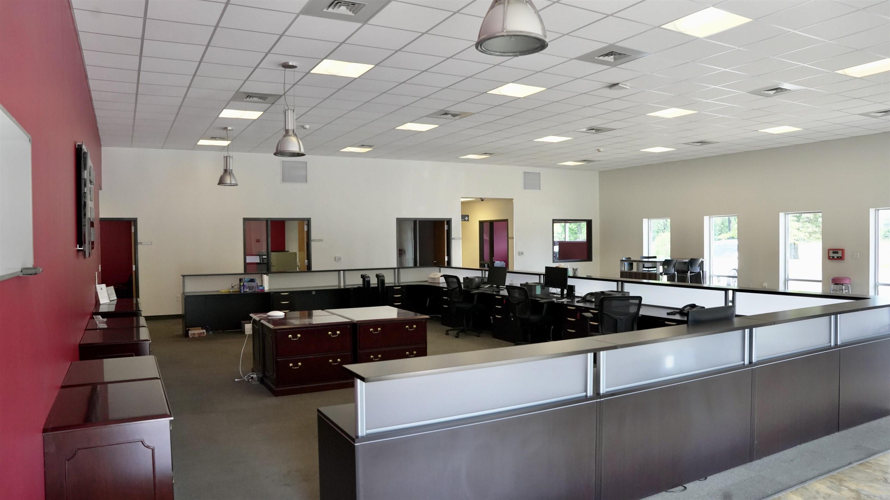 5511 Stadium Boulevard Property Photo 12