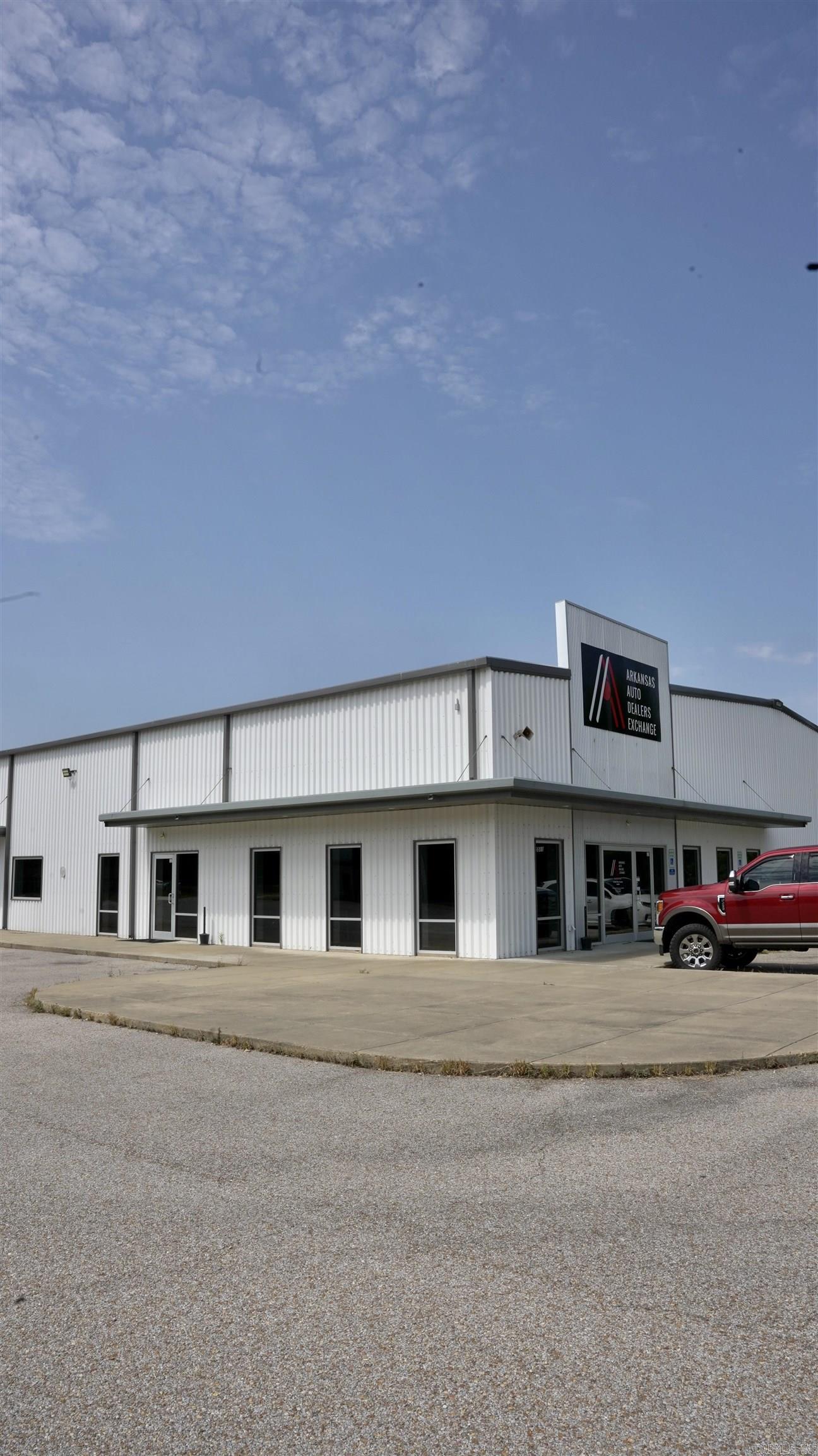 5511 Stadium Boulevard Property Photo 19