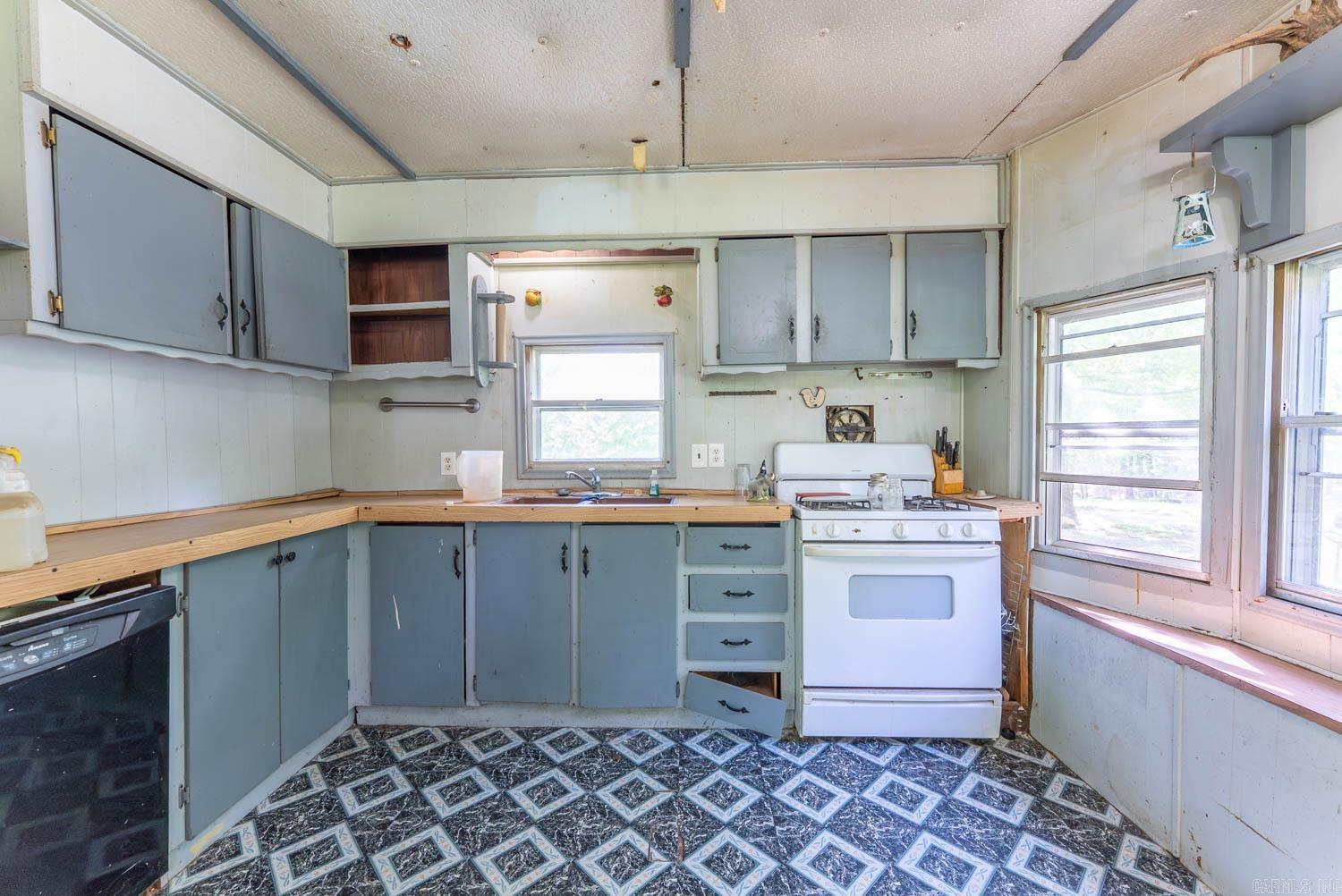 1163-1071 Fee Hollow Property Photo 16